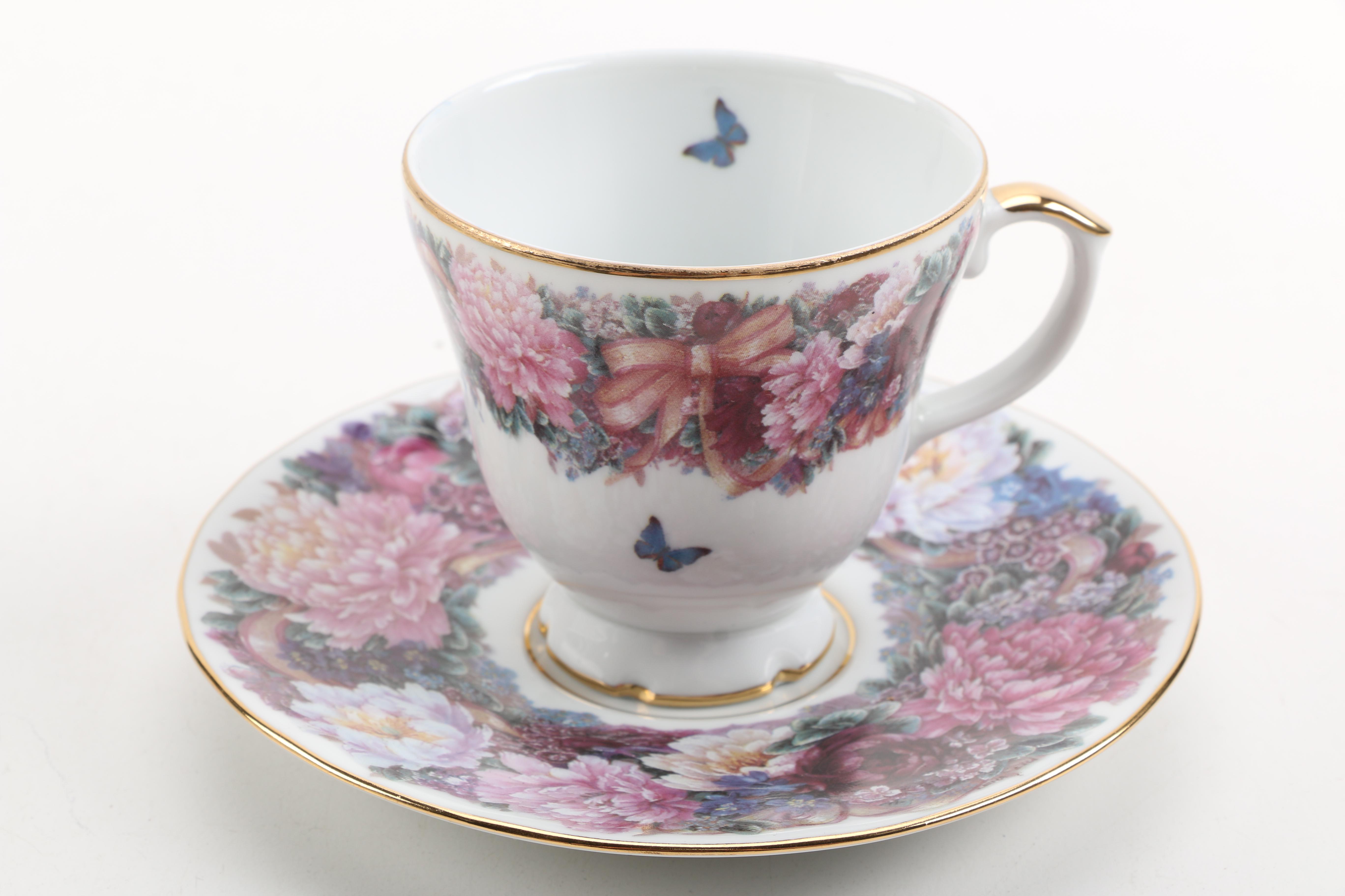 Porcelain Teacups with Saucers Featuring Meissen "Green Ivy Leaf"