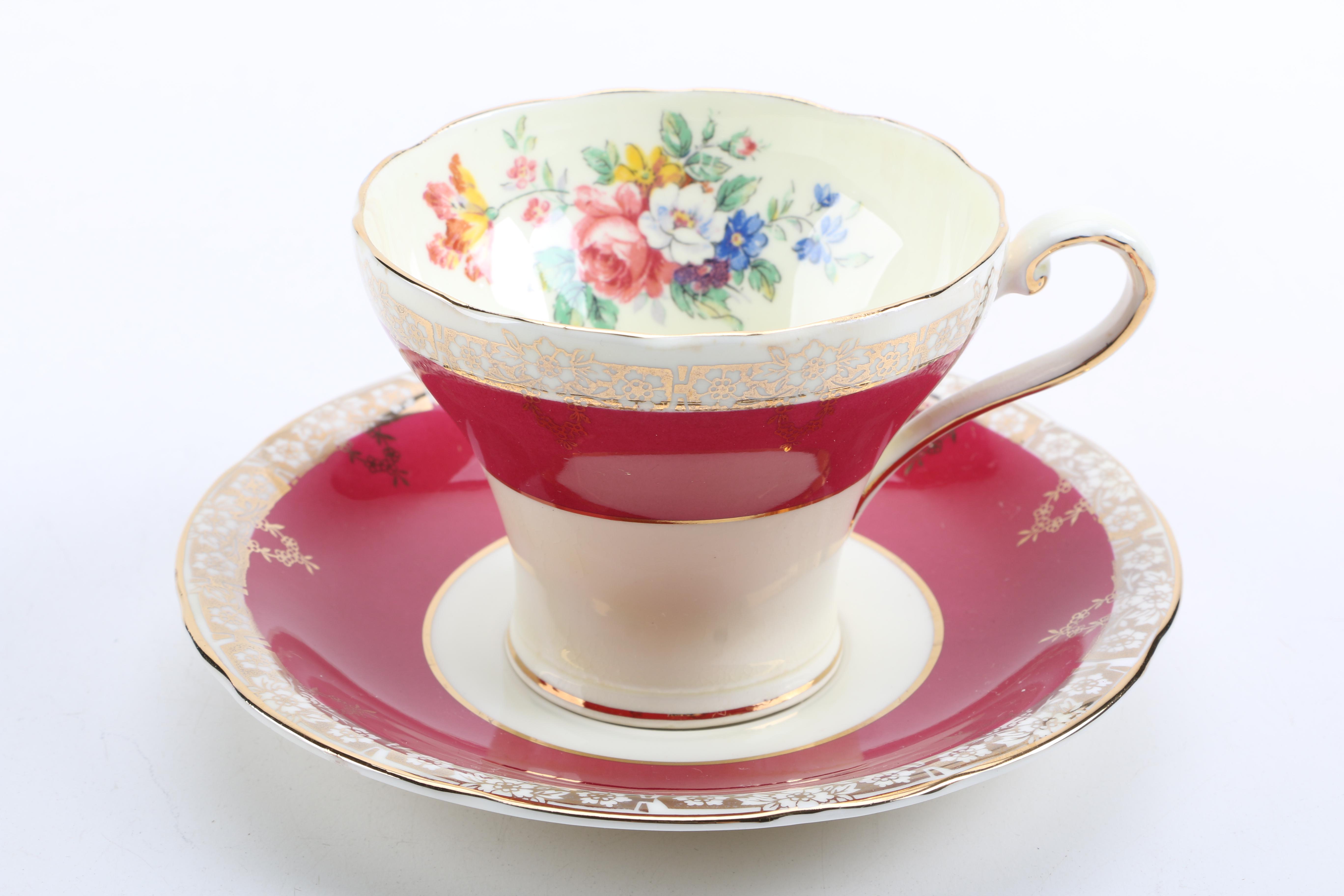 Porcelain Teacups with Saucers Featuring Meissen "Green Ivy Leaf"