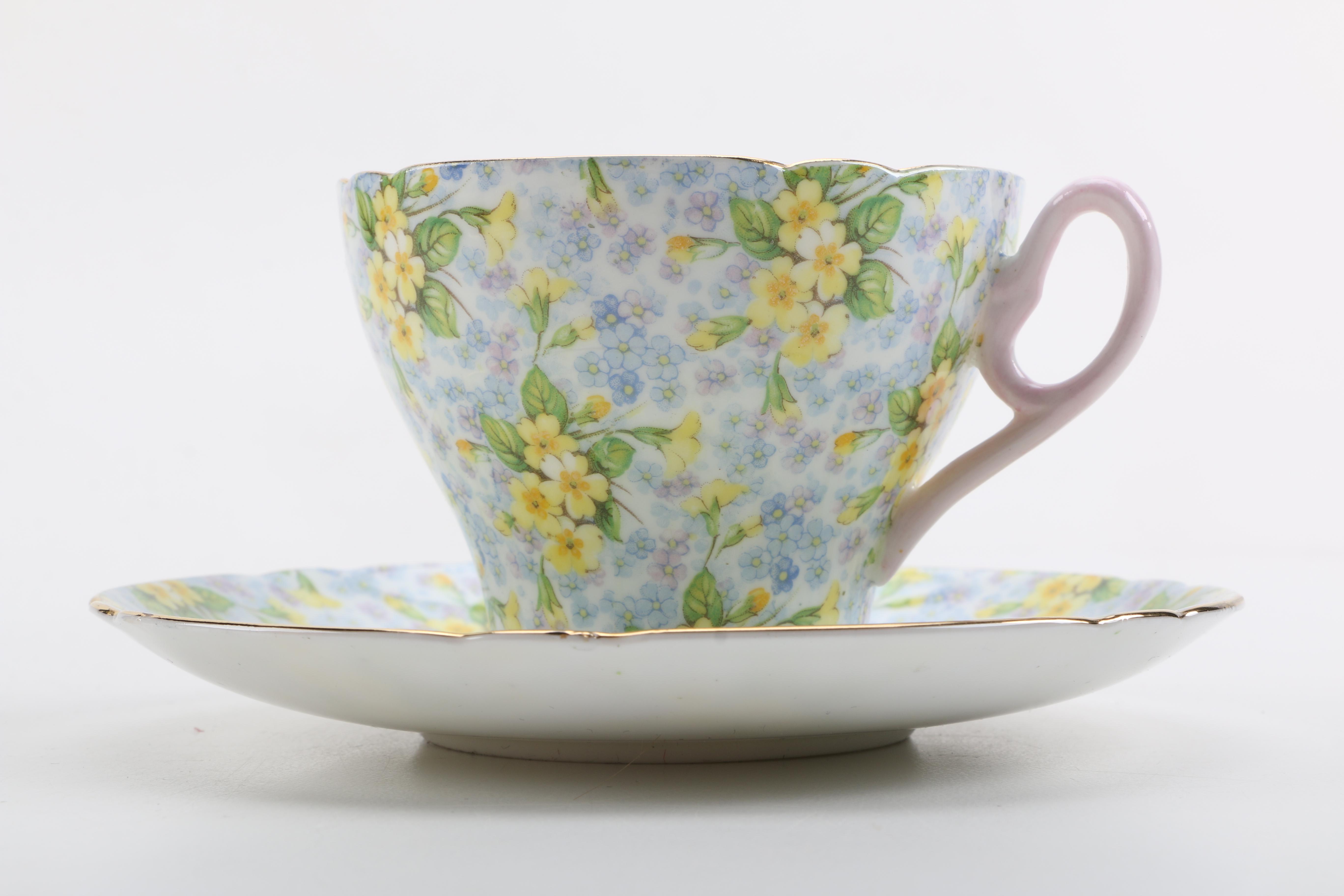 Porcelain Teacups with Saucers Featuring Meissen "Green Ivy Leaf"