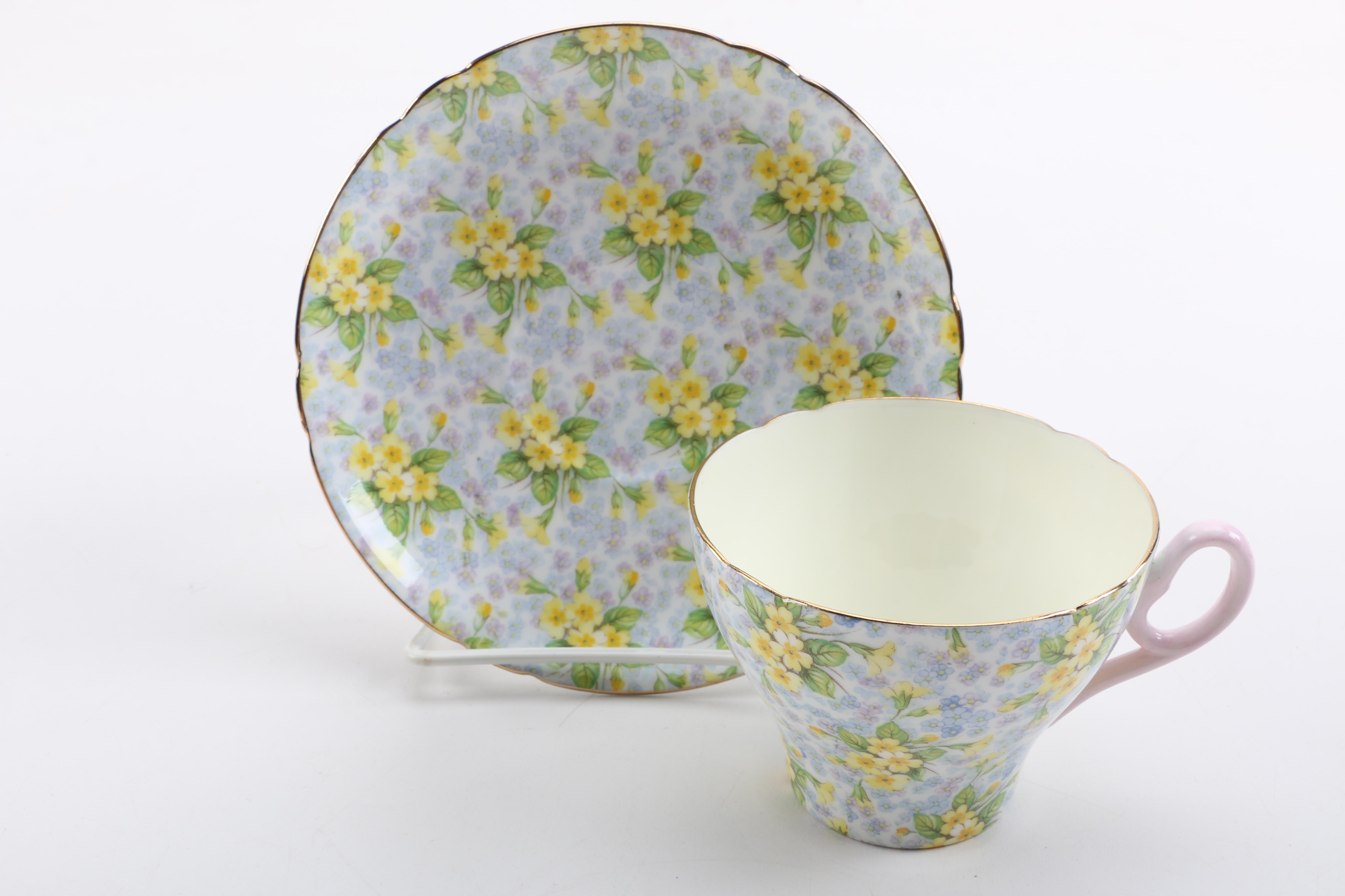 Porcelain Teacups with Saucers Featuring Meissen "Green Ivy Leaf"