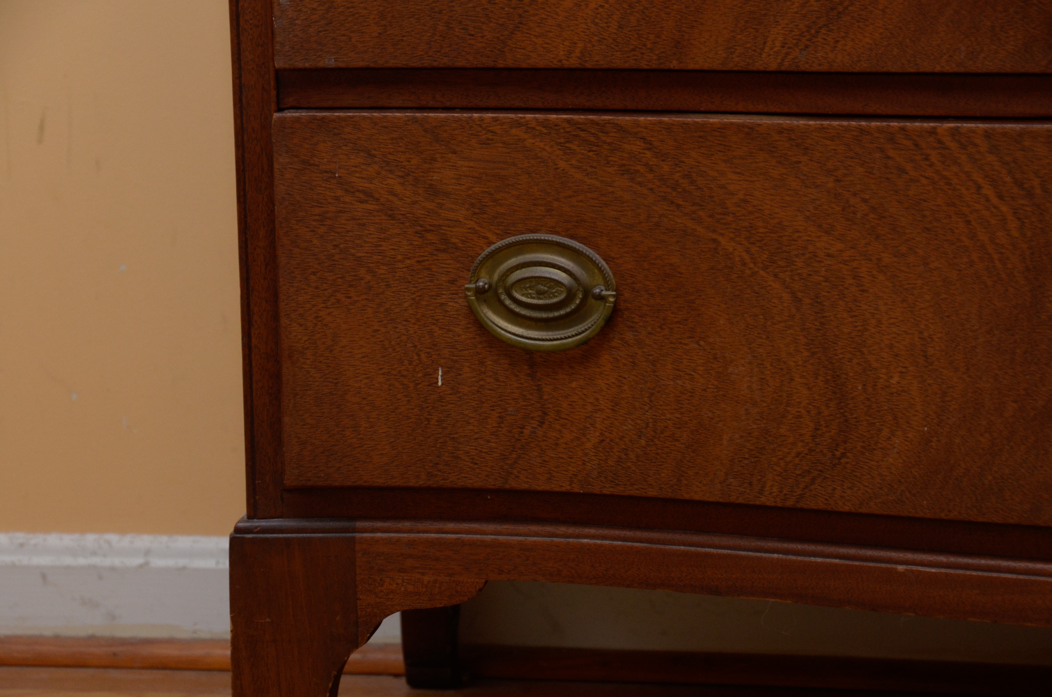 Hepplewhite Style Mahogany Chest of Drawers