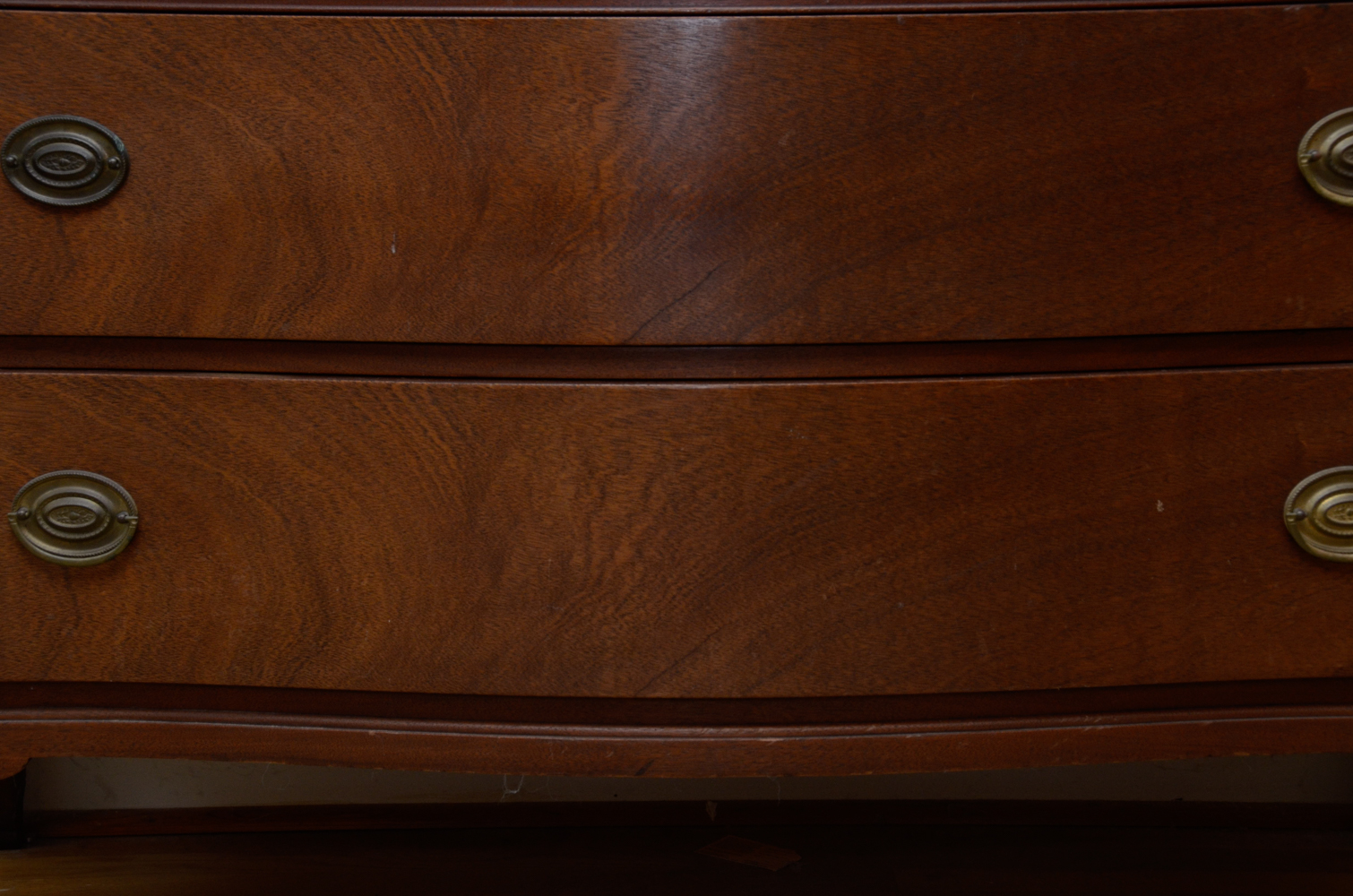 Hepplewhite Style Mahogany Chest of Drawers