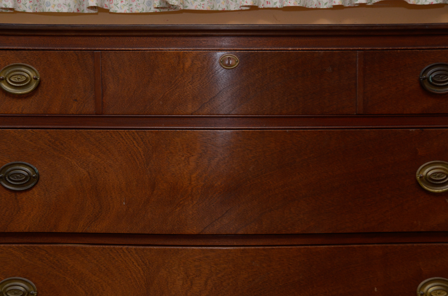 Hepplewhite Style Mahogany Chest of Drawers