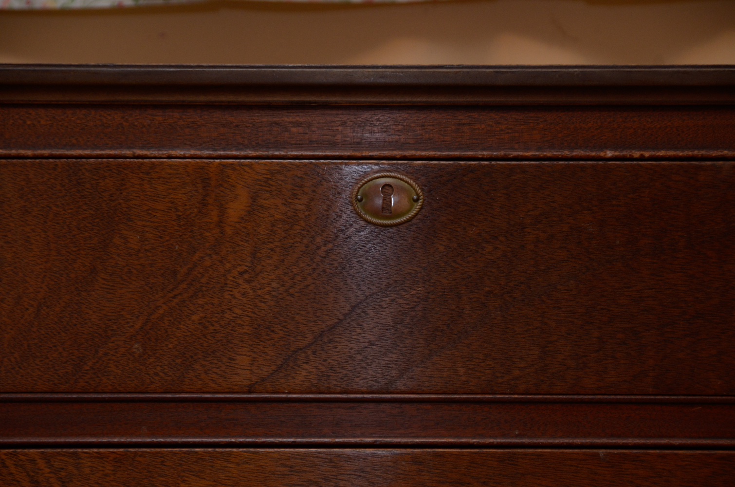 Hepplewhite Style Mahogany Chest of Drawers