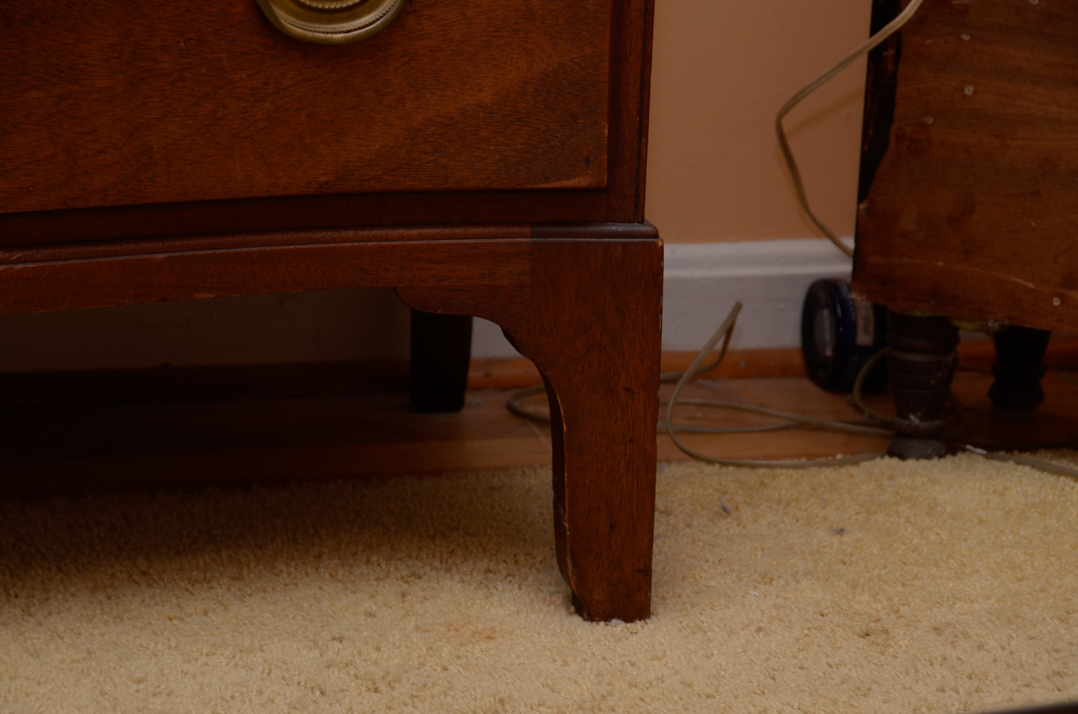 Hepplewhite Style Mahogany Chest of Drawers