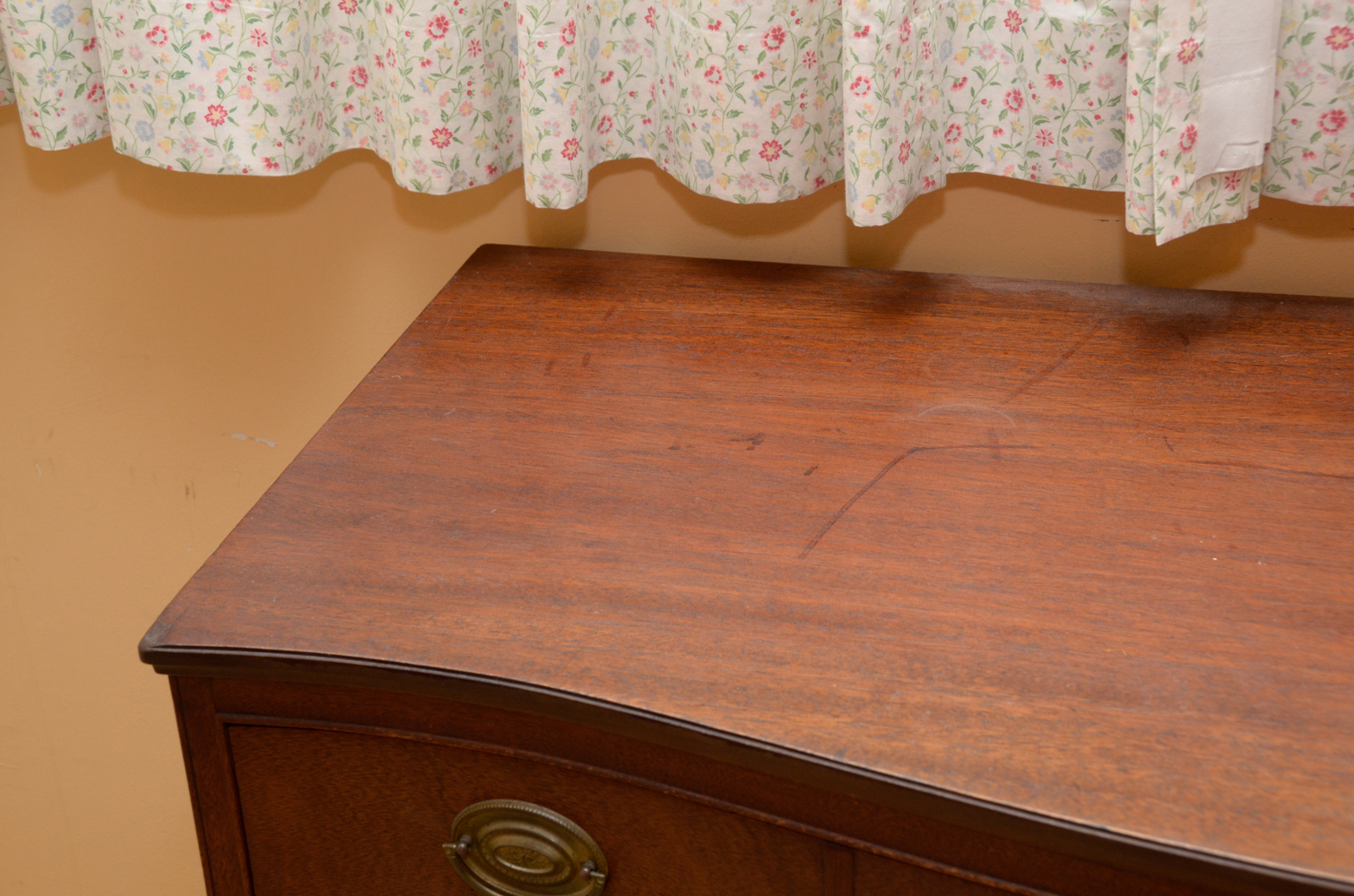 Hepplewhite Style Mahogany Chest of Drawers