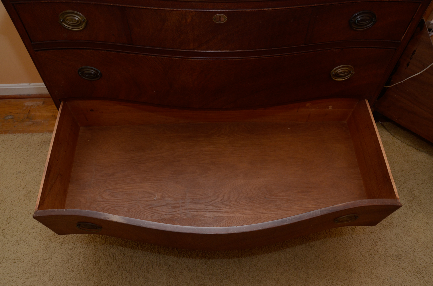 Hepplewhite Style Mahogany Chest of Drawers