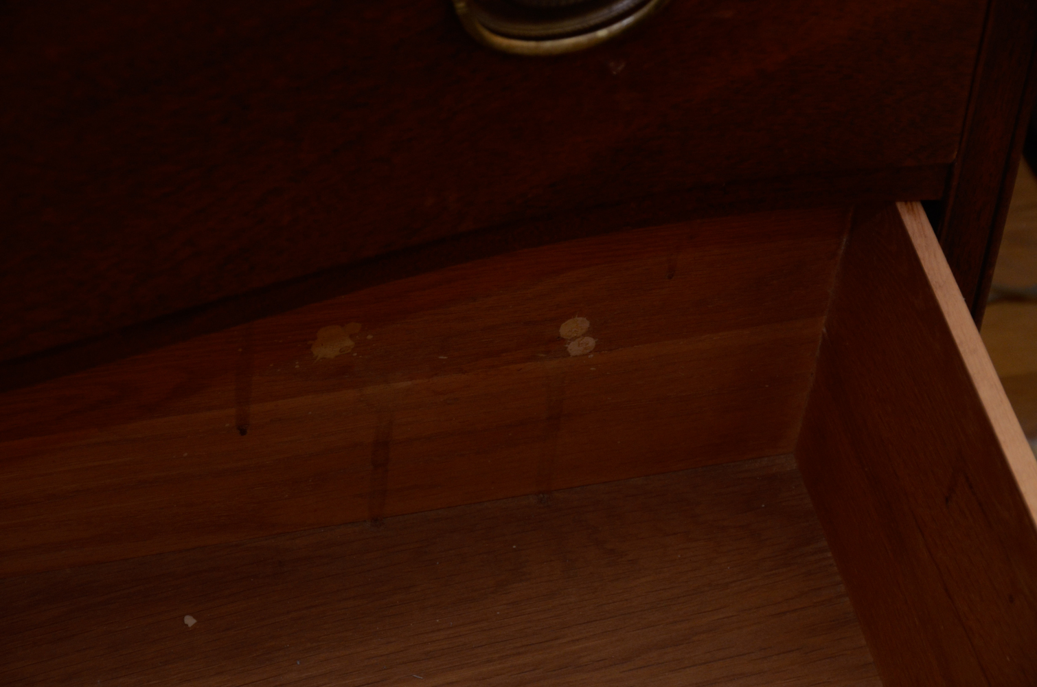 Hepplewhite Style Mahogany Chest of Drawers