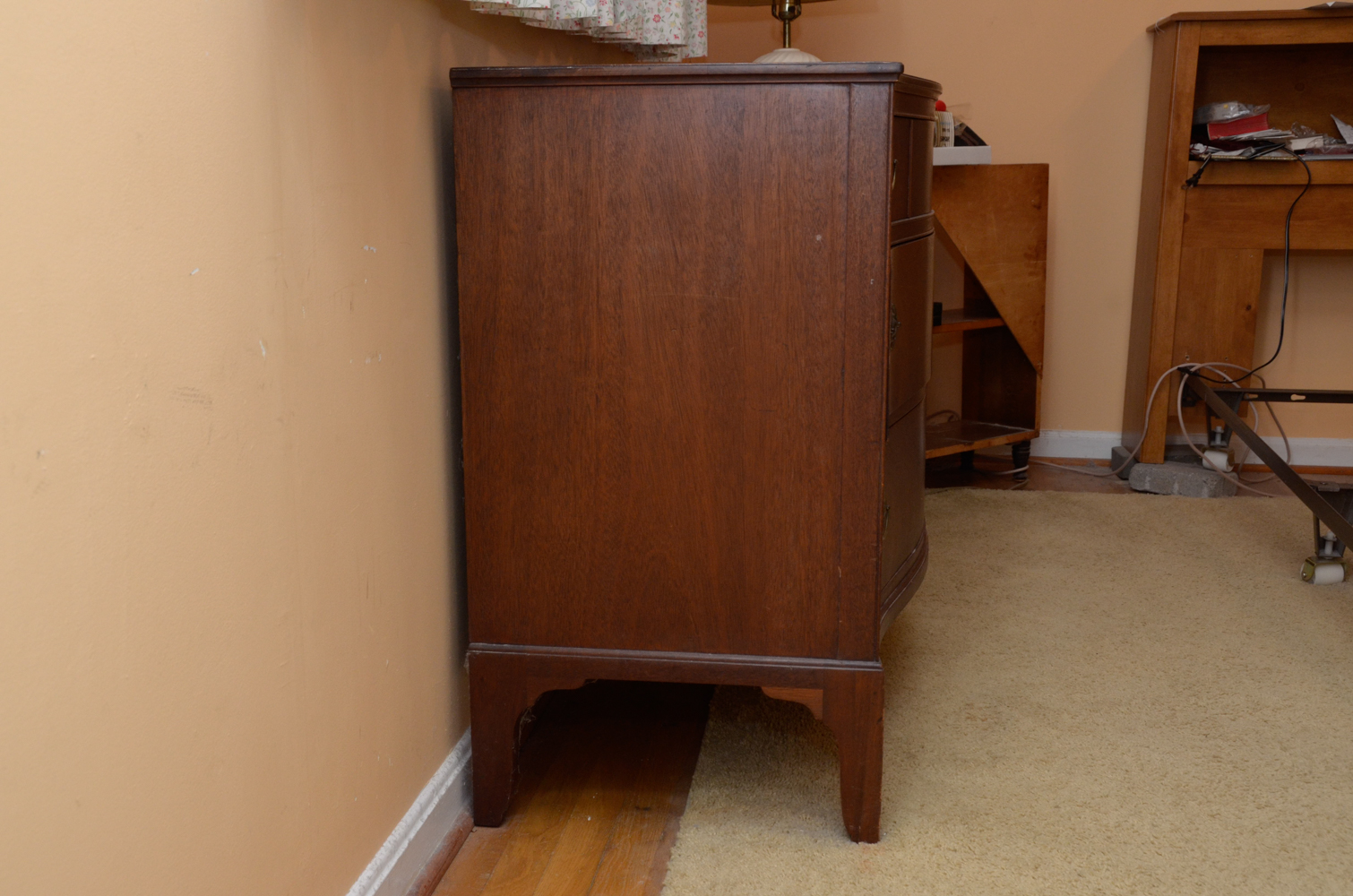 Hepplewhite Style Mahogany Chest of Drawers