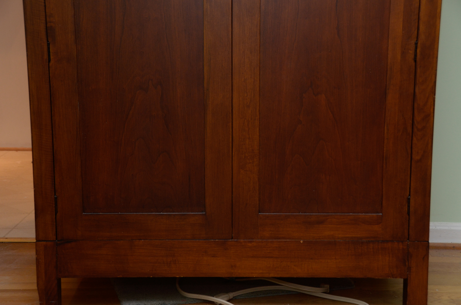 Arts and Crafts Style Media Center