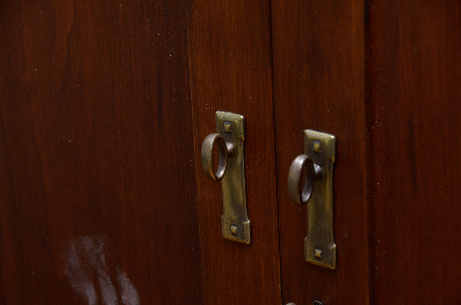 Arts and Crafts Style Media Center