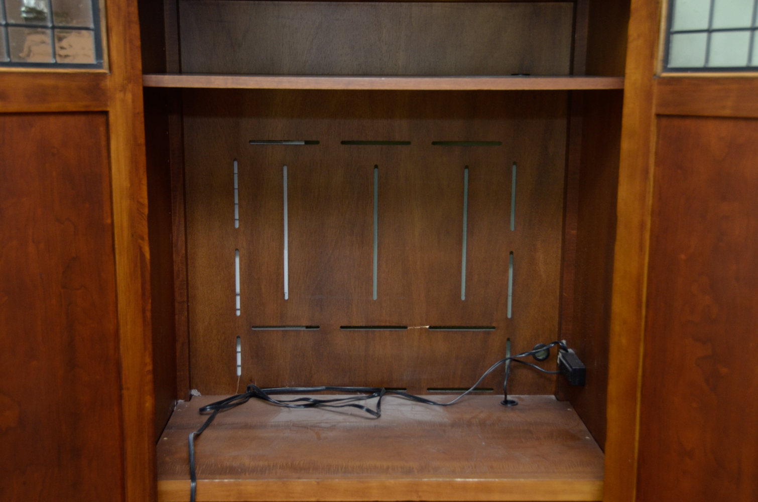 Arts and Crafts Style Media Center