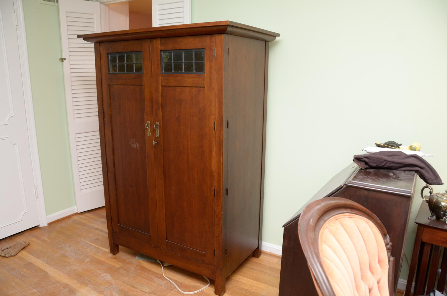 Arts and Crafts Style Media Center