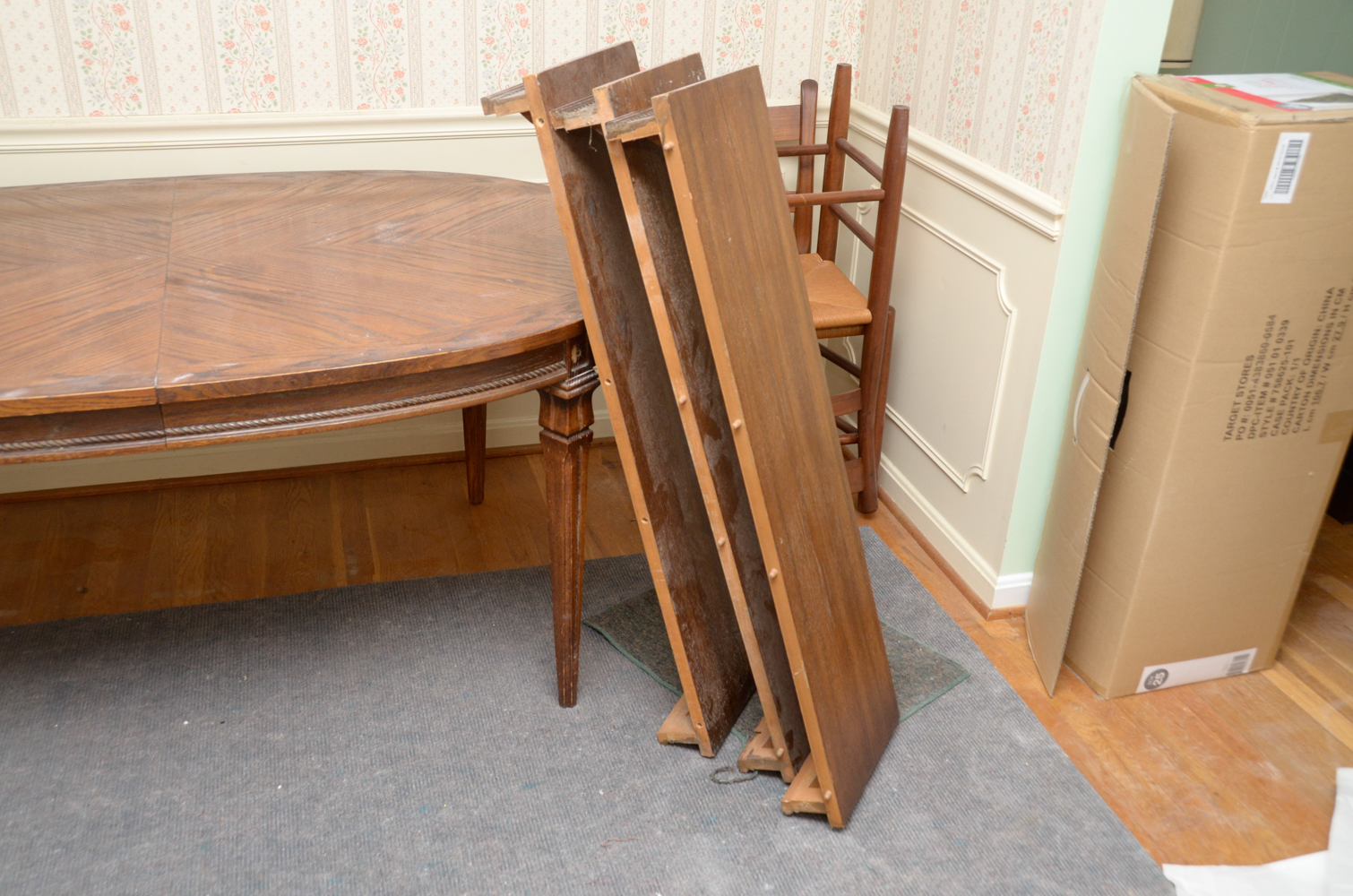 Hepplewhite Style Oak Dining Table