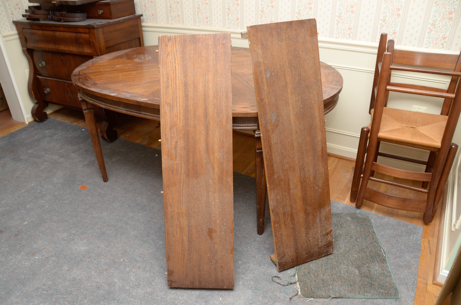 Hepplewhite Style Oak Dining Table