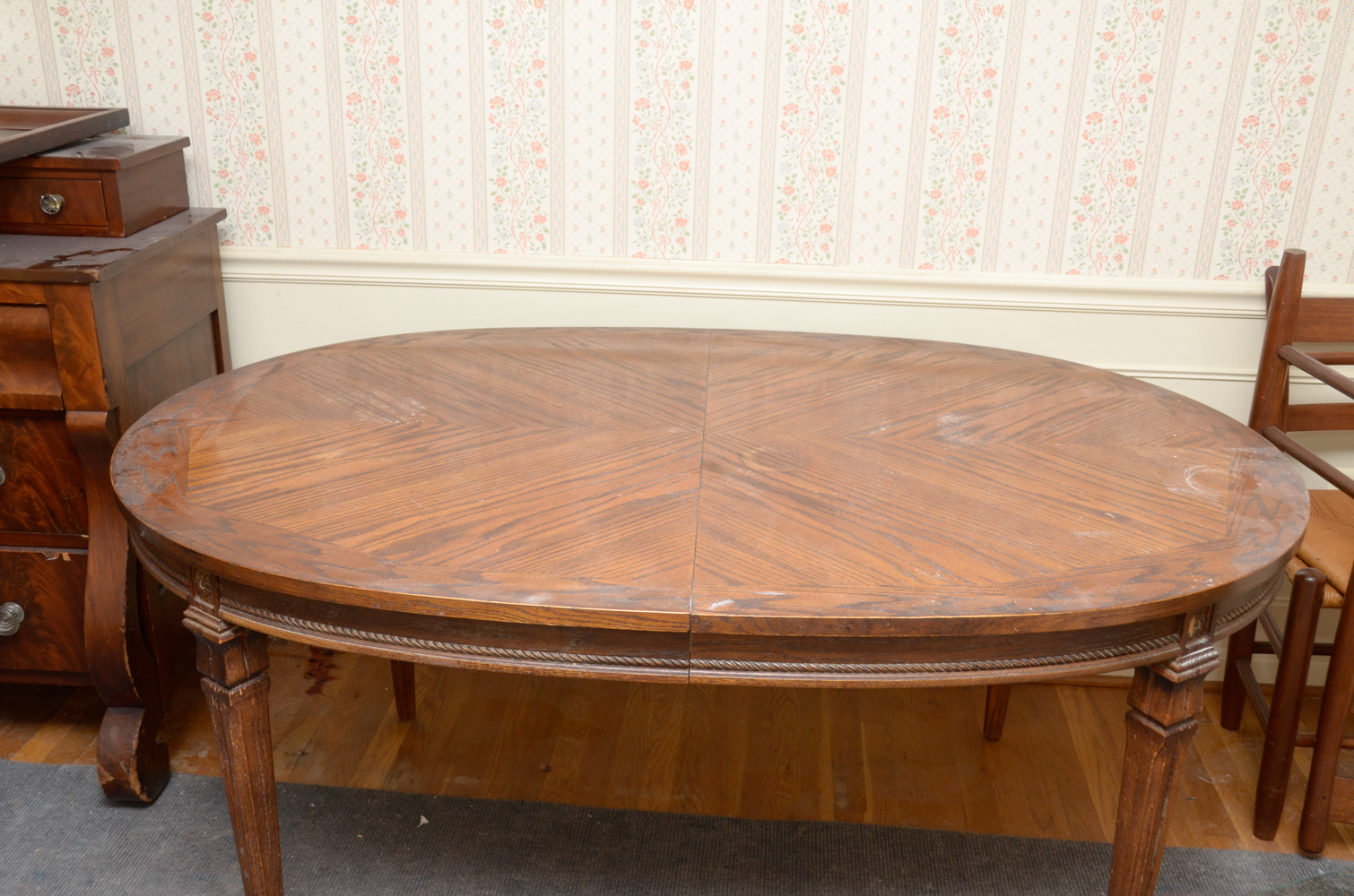 Hepplewhite Style Oak Dining Table