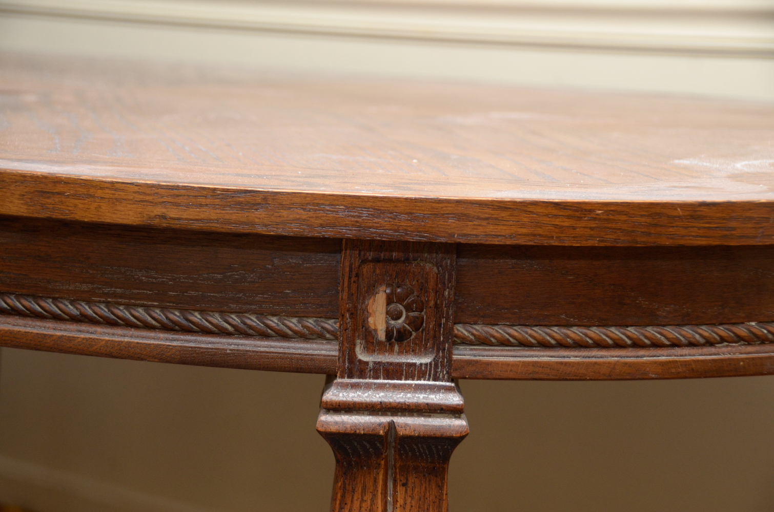 Hepplewhite Style Oak Dining Table