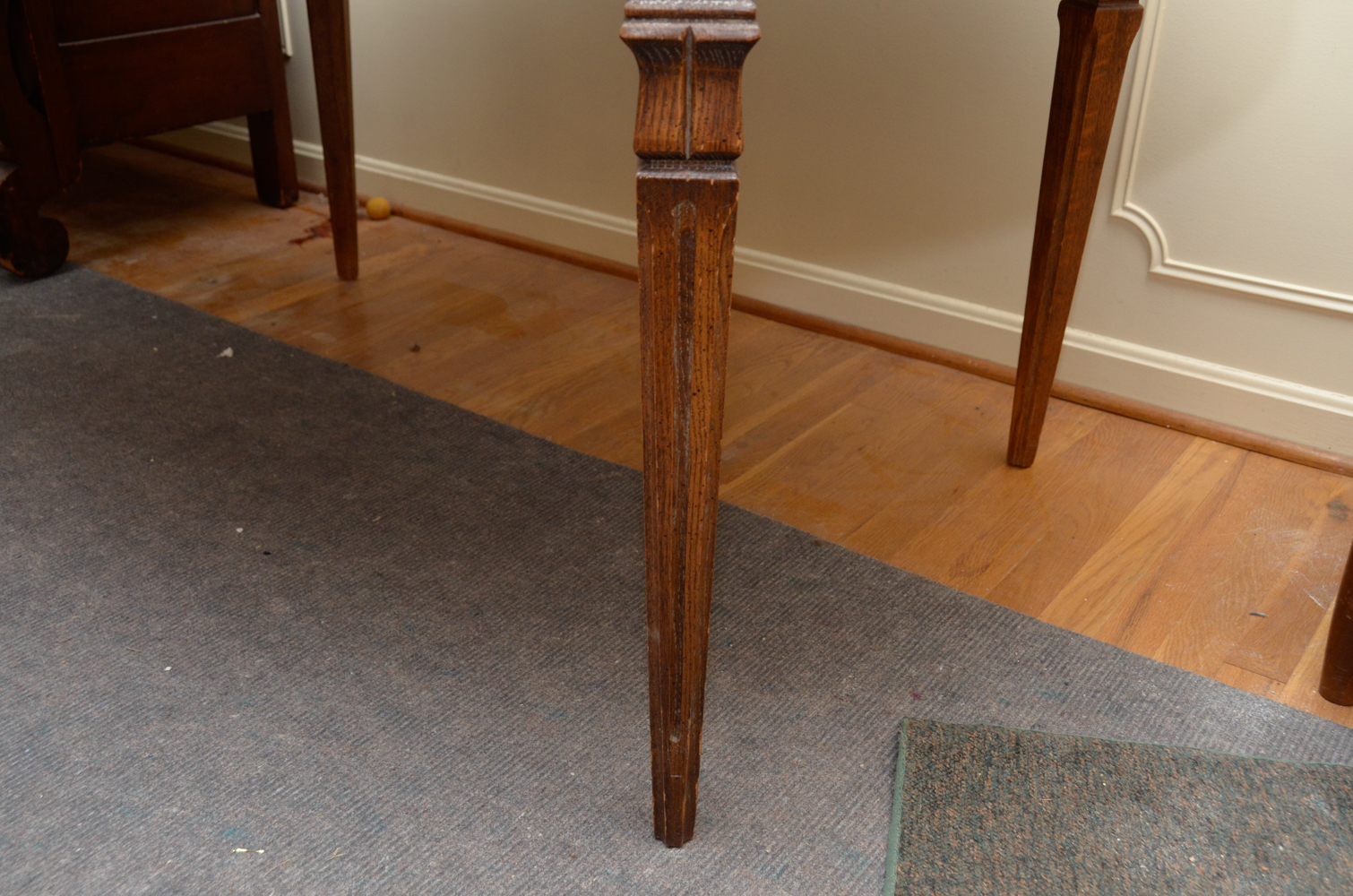 Hepplewhite Style Oak Dining Table