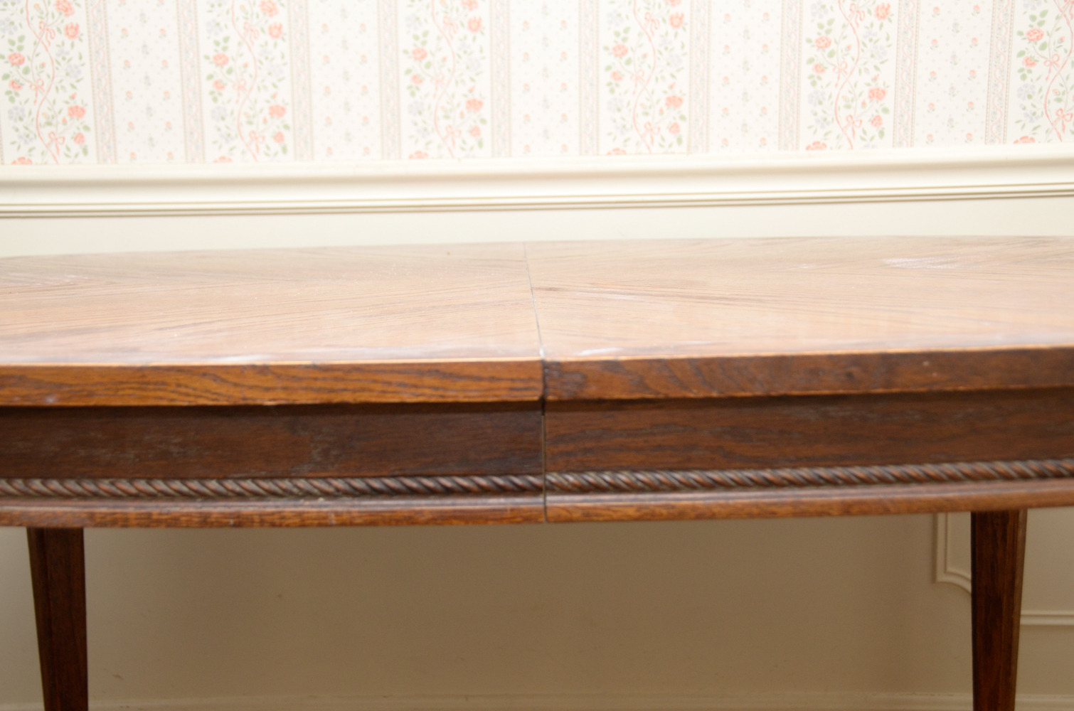 Hepplewhite Style Oak Dining Table