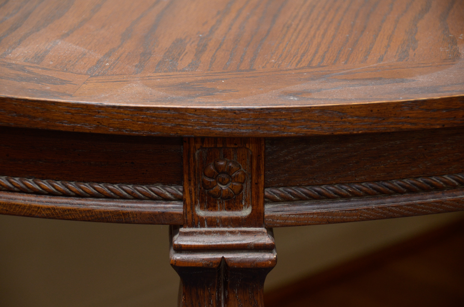 Hepplewhite Style Oak Dining Table