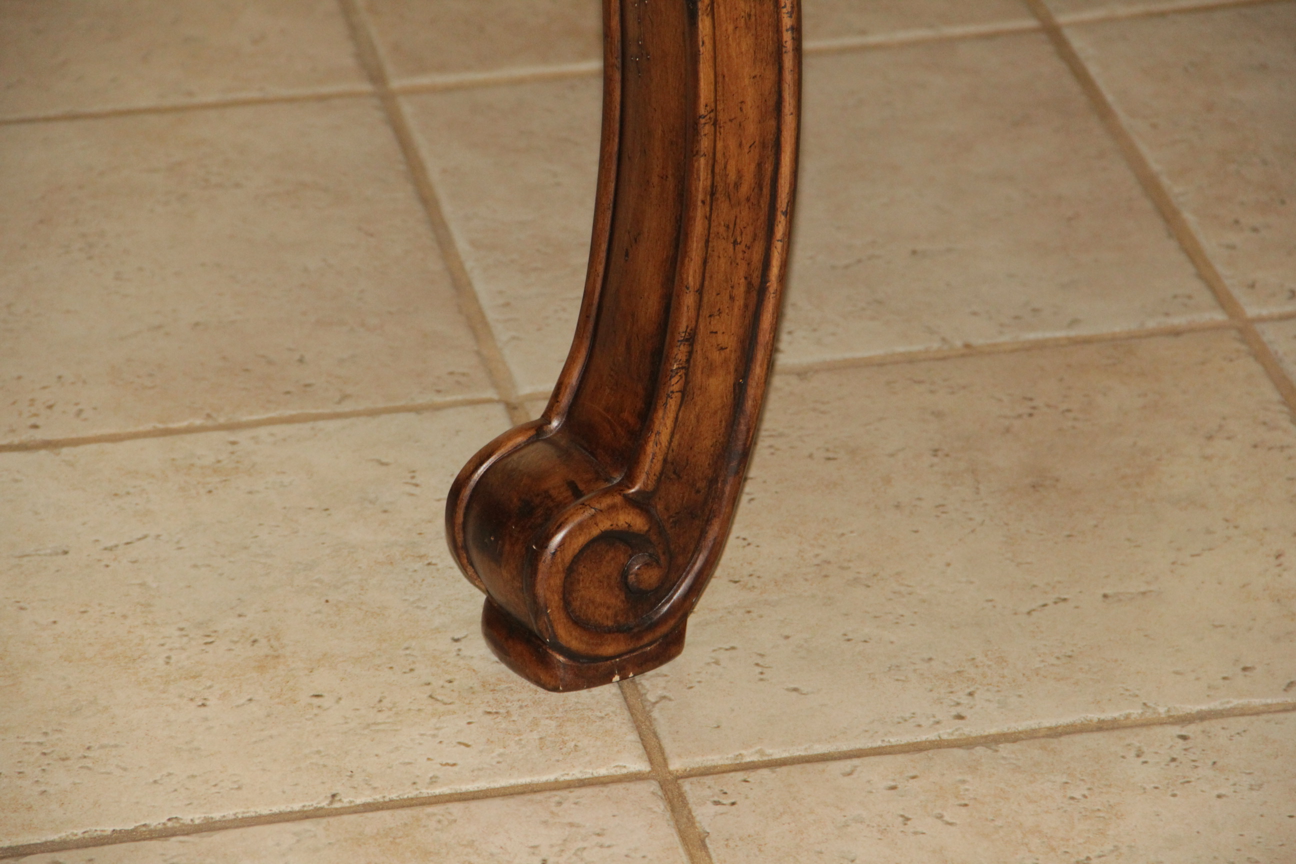 Contemporary Round Dining Table With Lazy Susan