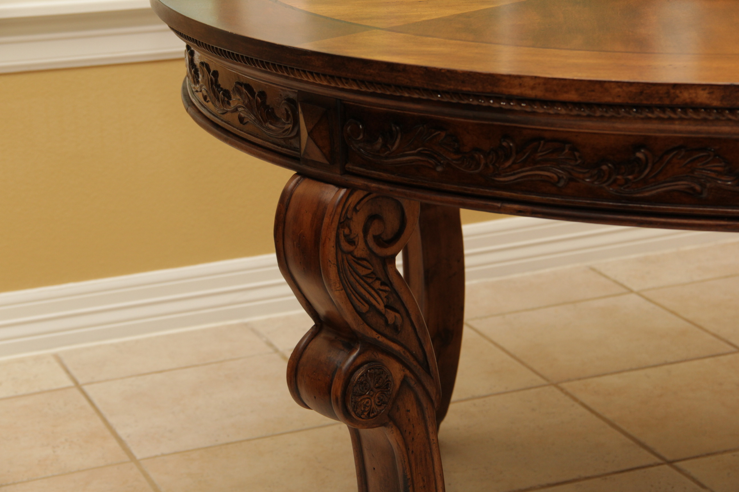 Contemporary Round Dining Table With Lazy Susan