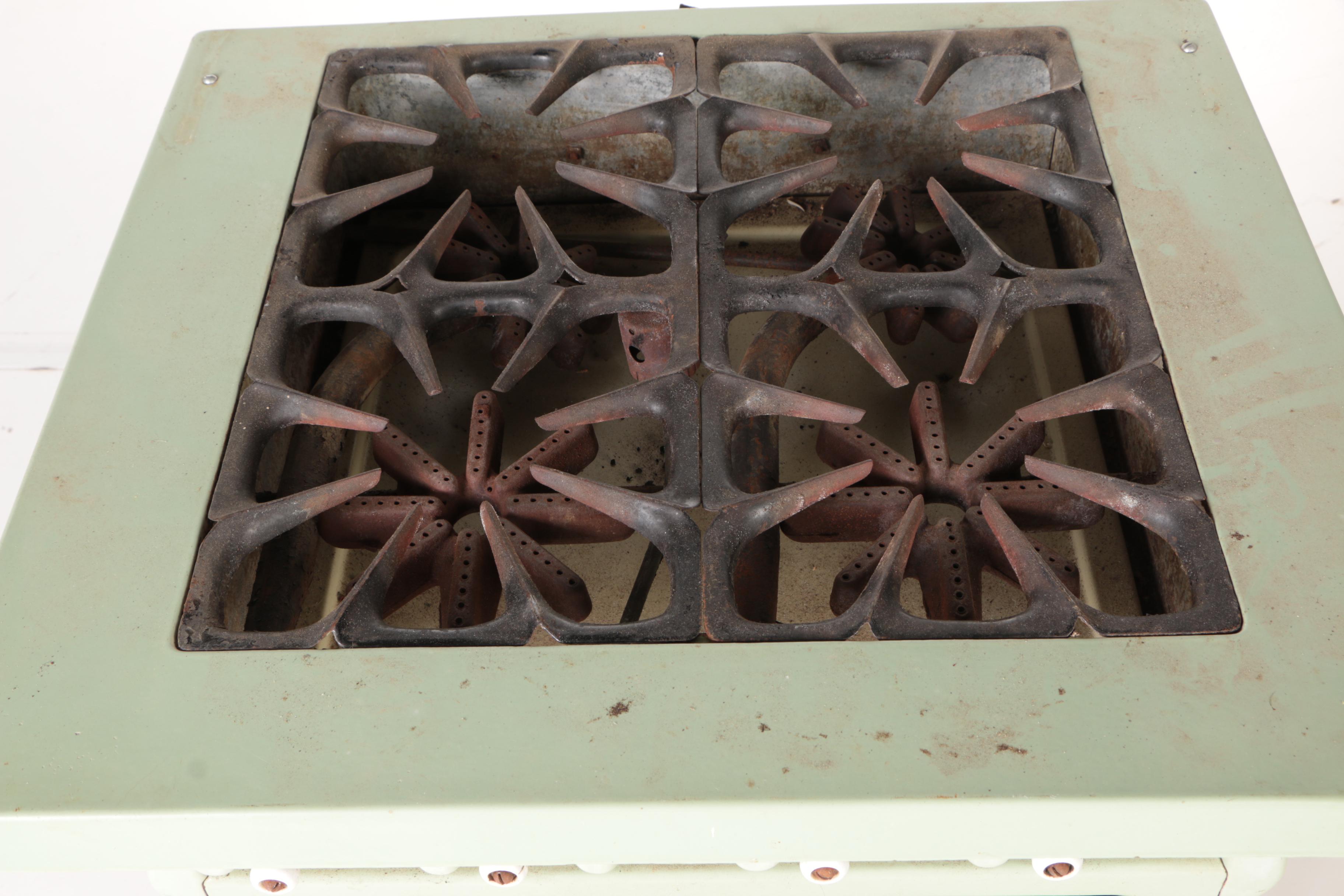 Umco Green Metal Gas Stove