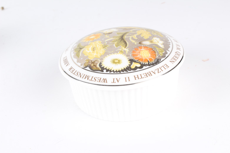 Susie Cooper Commemorative Wedgwood Silver Jubilee Home Decor