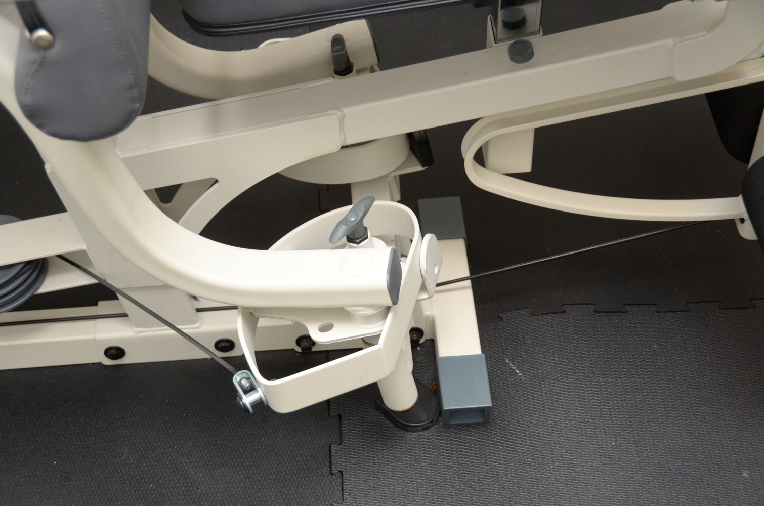 Nautilus "NS-300" Weight Machine