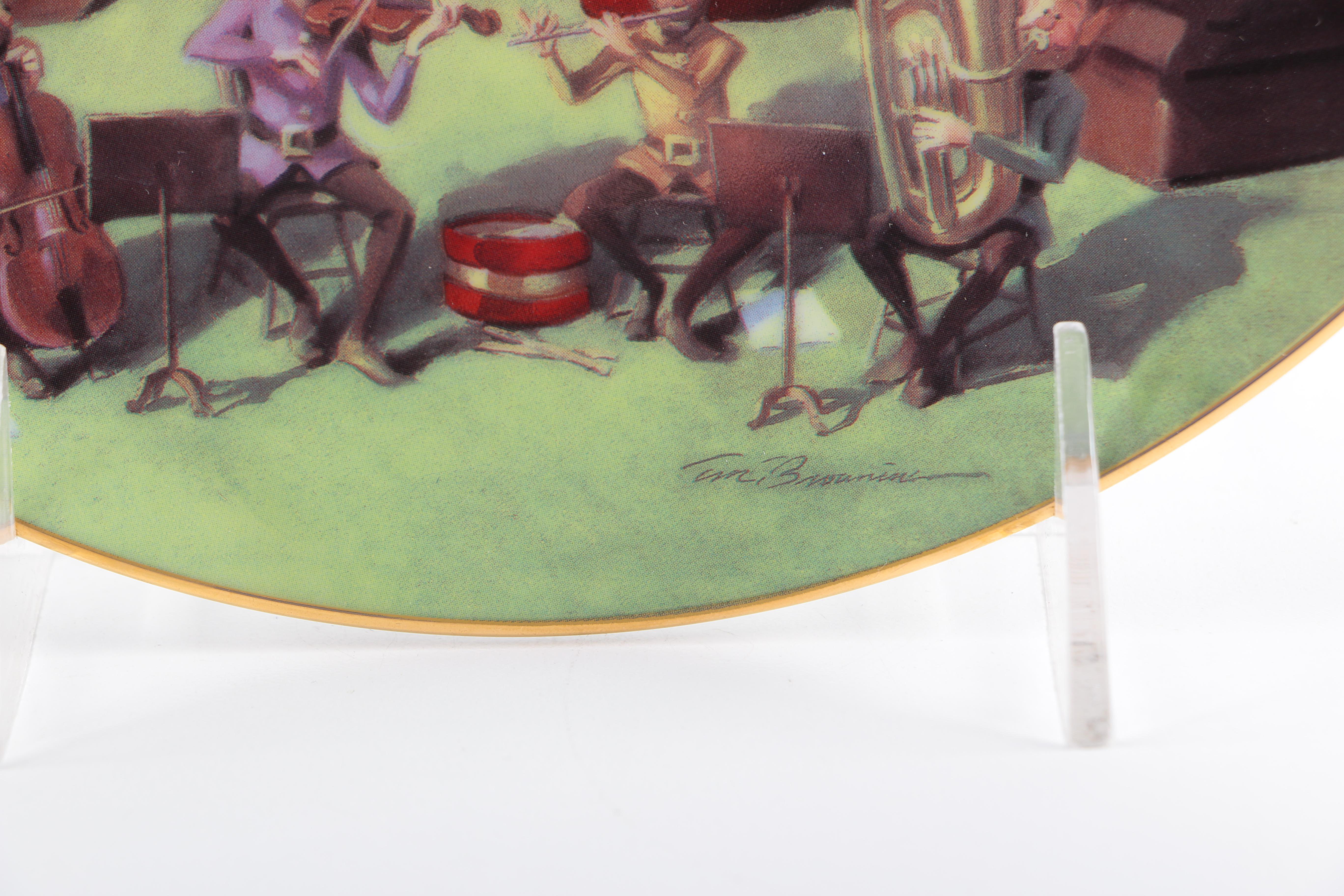 Knowles "Santa's Christmas" Plates