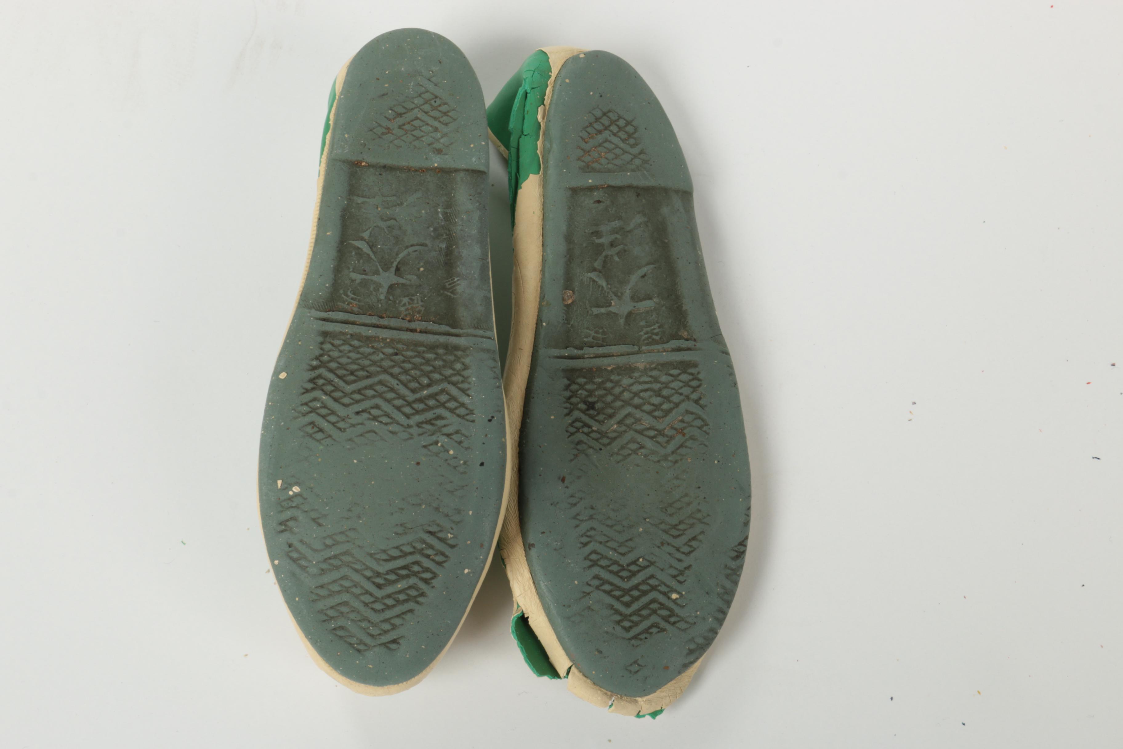 Children's Korean Clothing, Hand-Embroidered Pillowcases, and Accessories