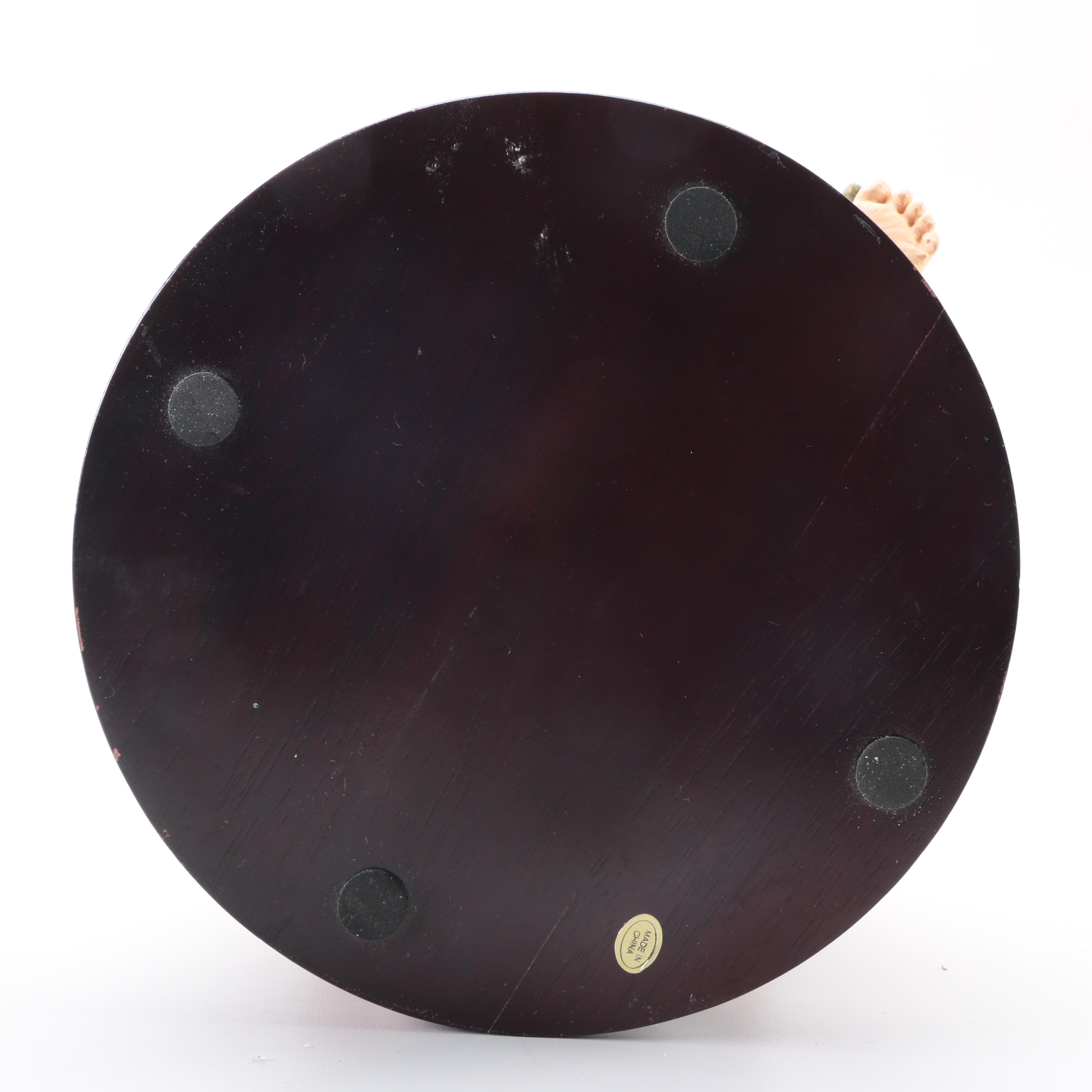 Fabriche Santa Claus Figurines