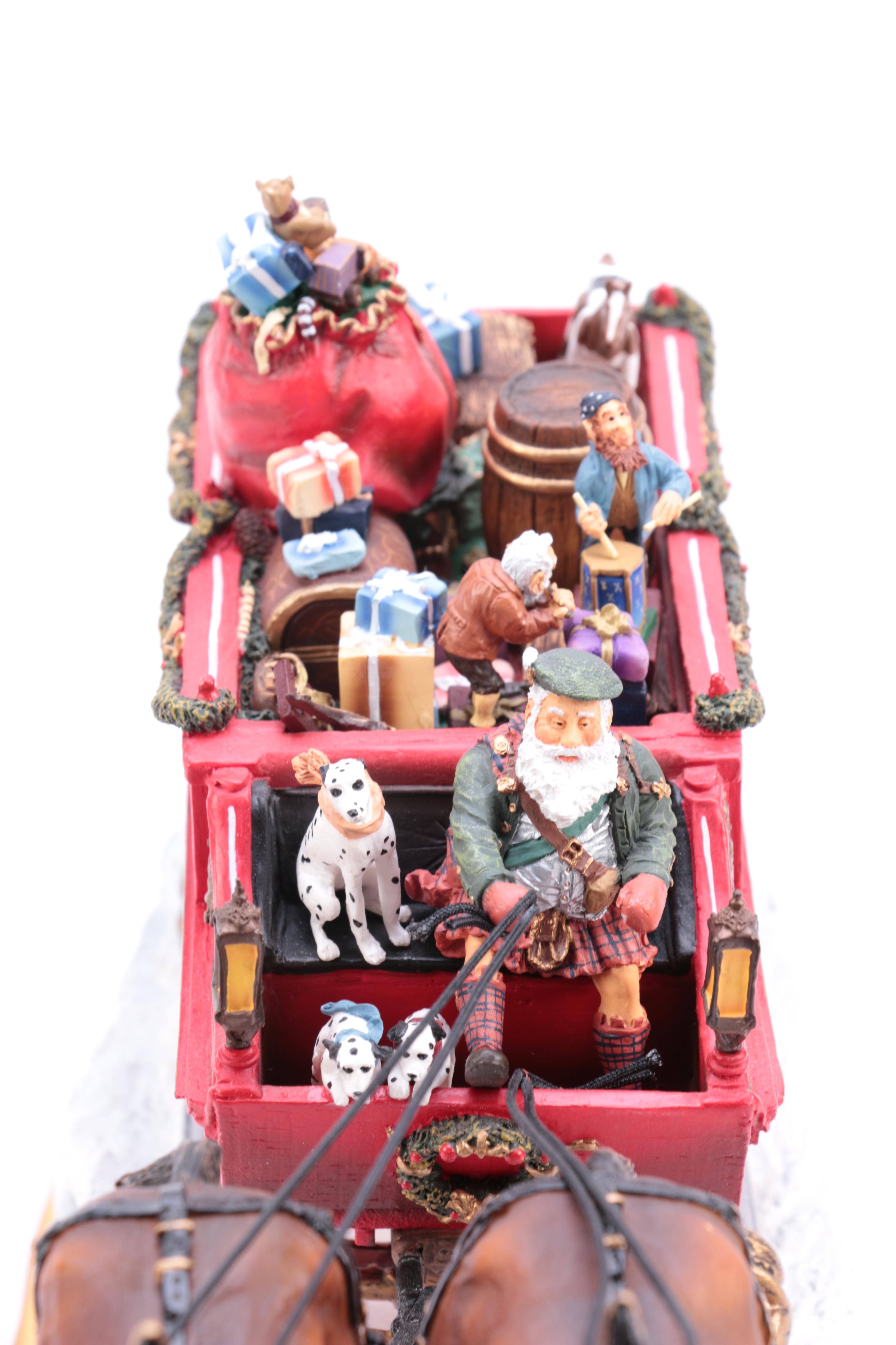 Maruri Santa's World Travels Seasonal Figurines