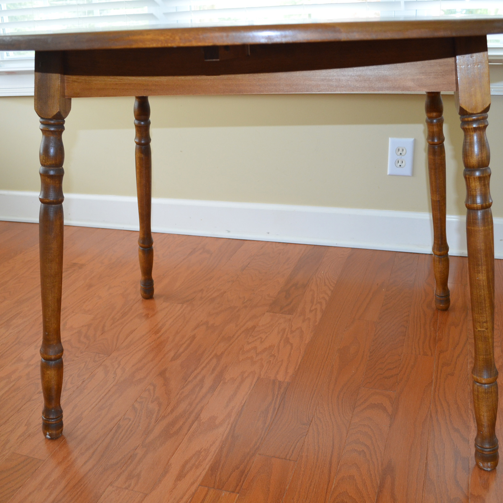 Vintage Drop Leaf Breakfast Table with Chairs