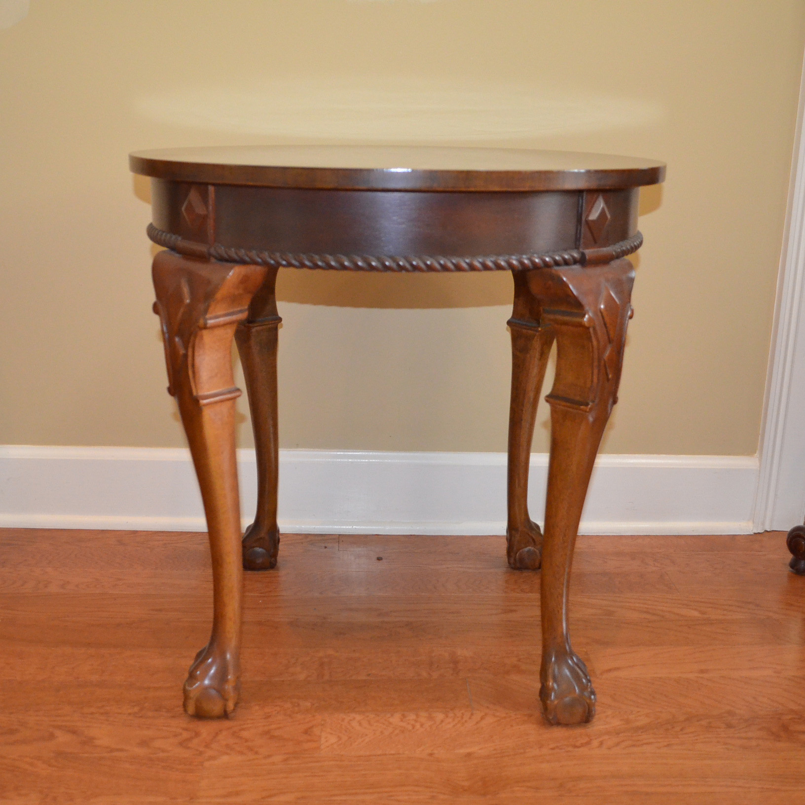 Chippendale Style Round Side Table