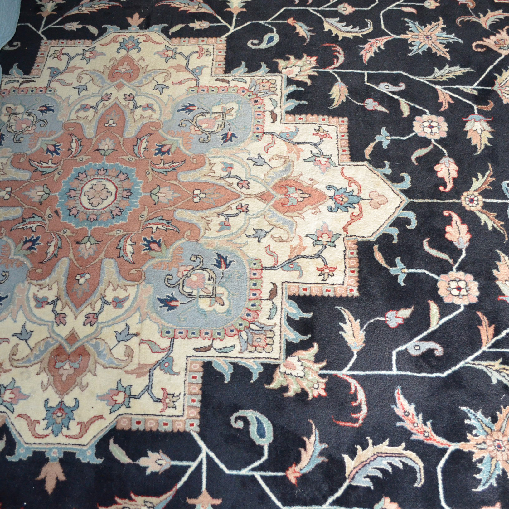 Hand-Knotted Indo-Heriz Area Rug