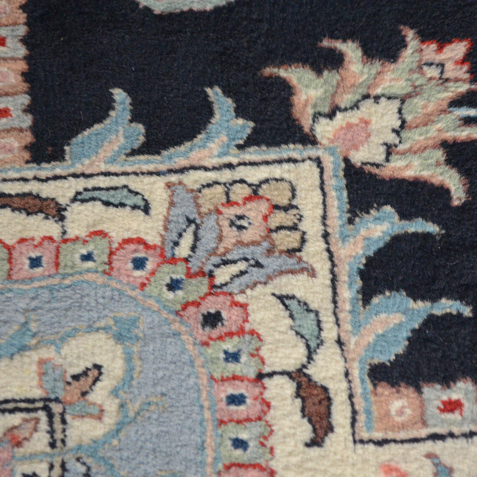 Hand-Knotted Indo-Heriz Area Rug