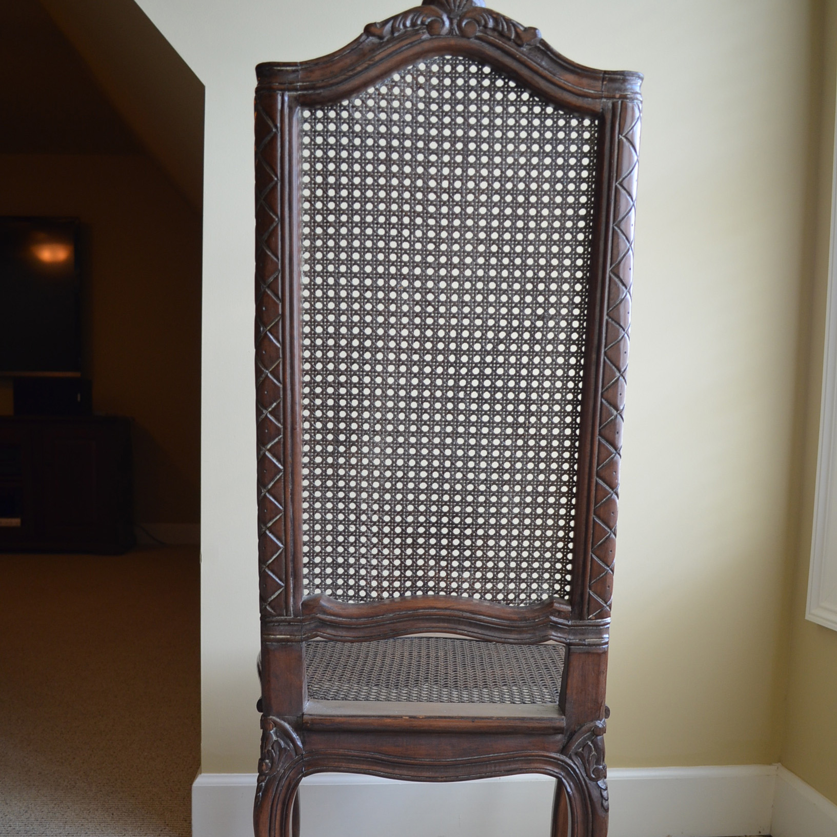Vintage Queen Anne Style Mahogany Table with Wicker Chair