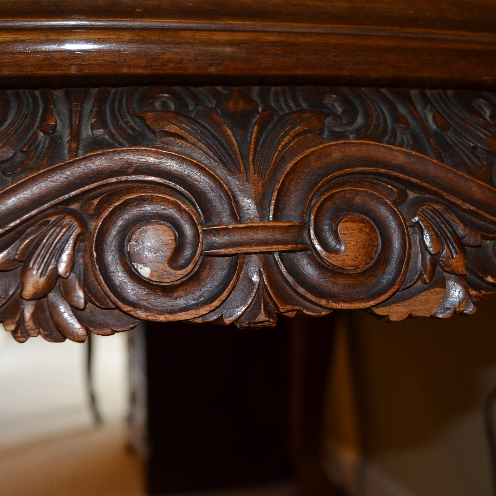 Vintage Queen Anne Style Mahogany Table with Wicker Chair