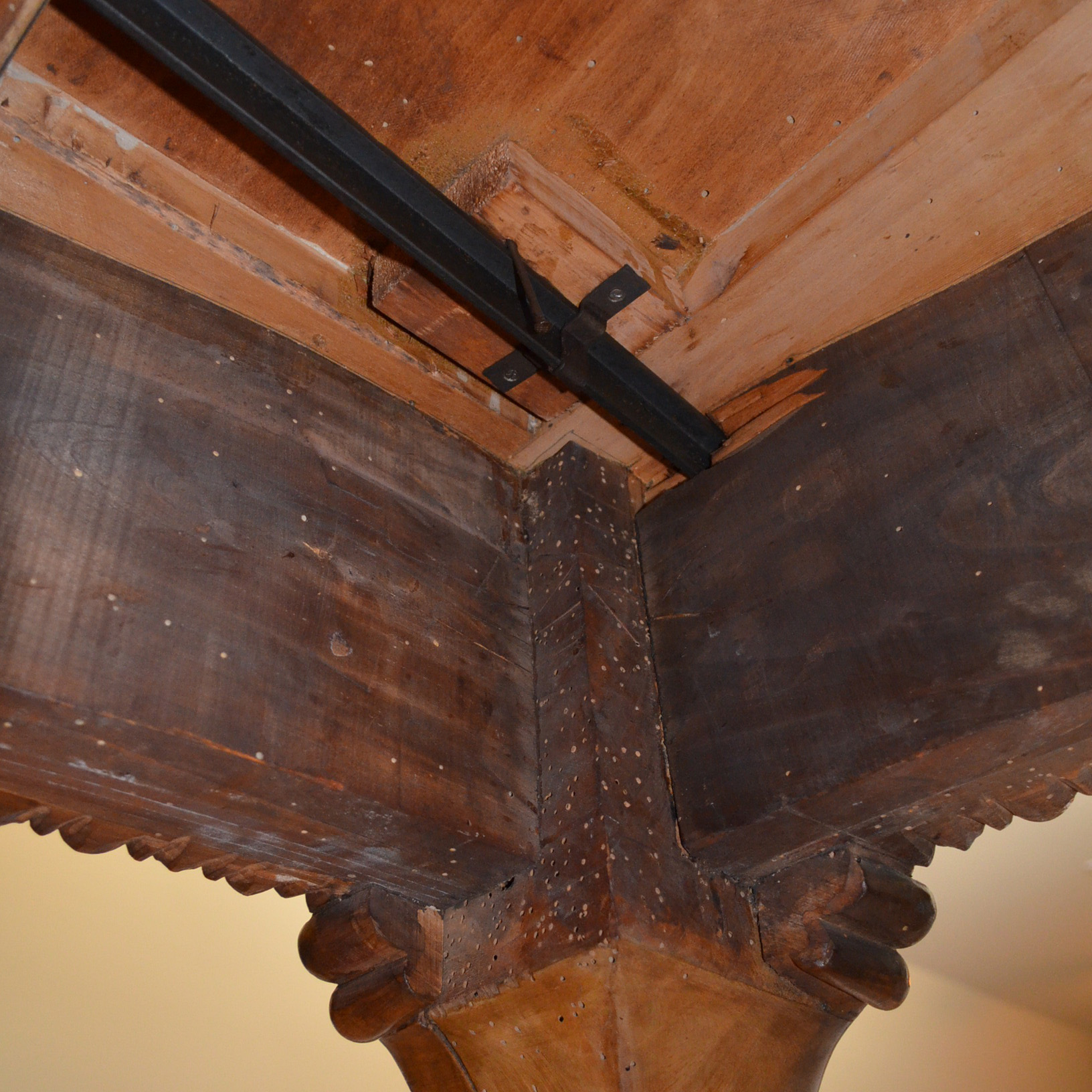 Vintage Queen Anne Style Mahogany Table with Wicker Chair