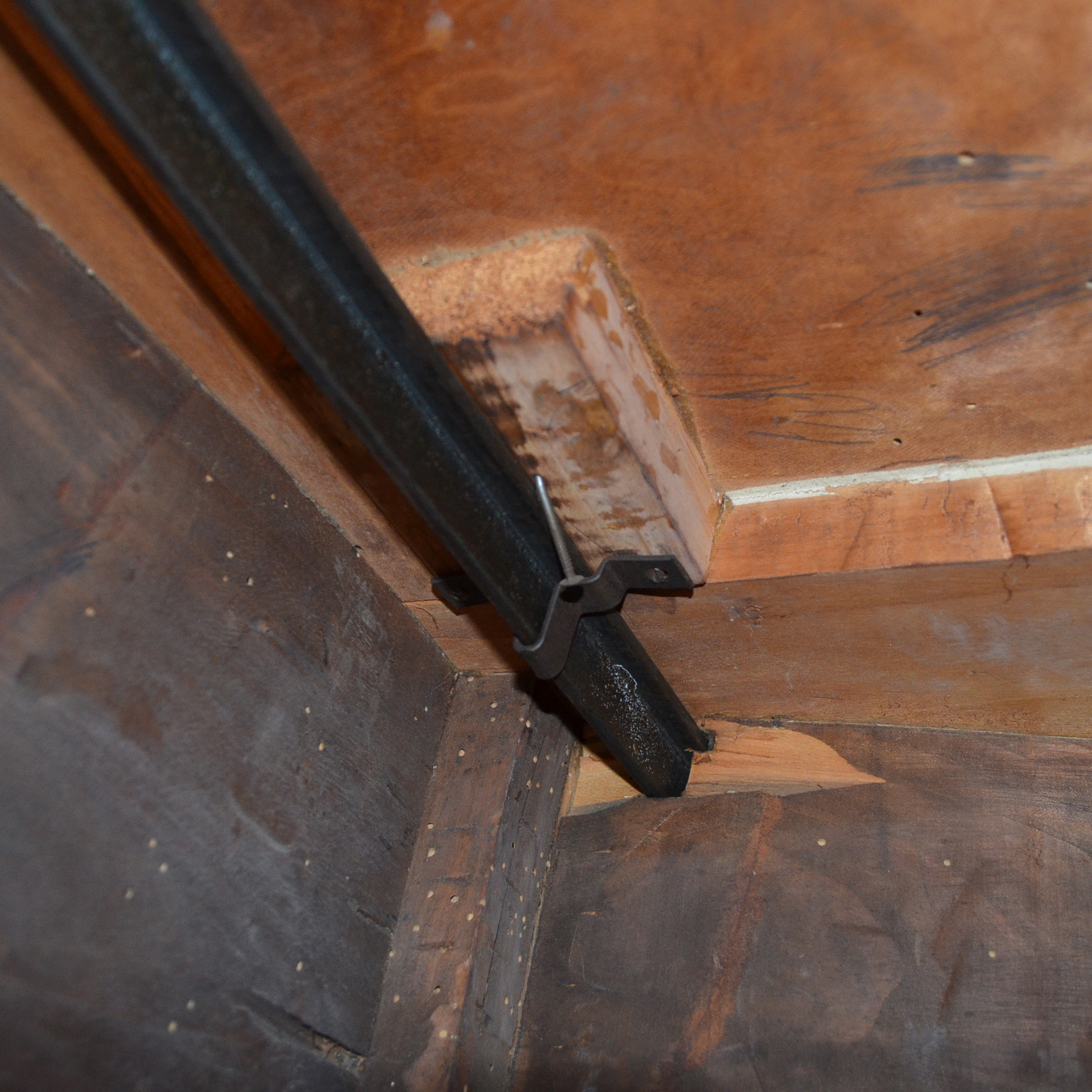 Vintage Queen Anne Style Mahogany Table with Wicker Chair