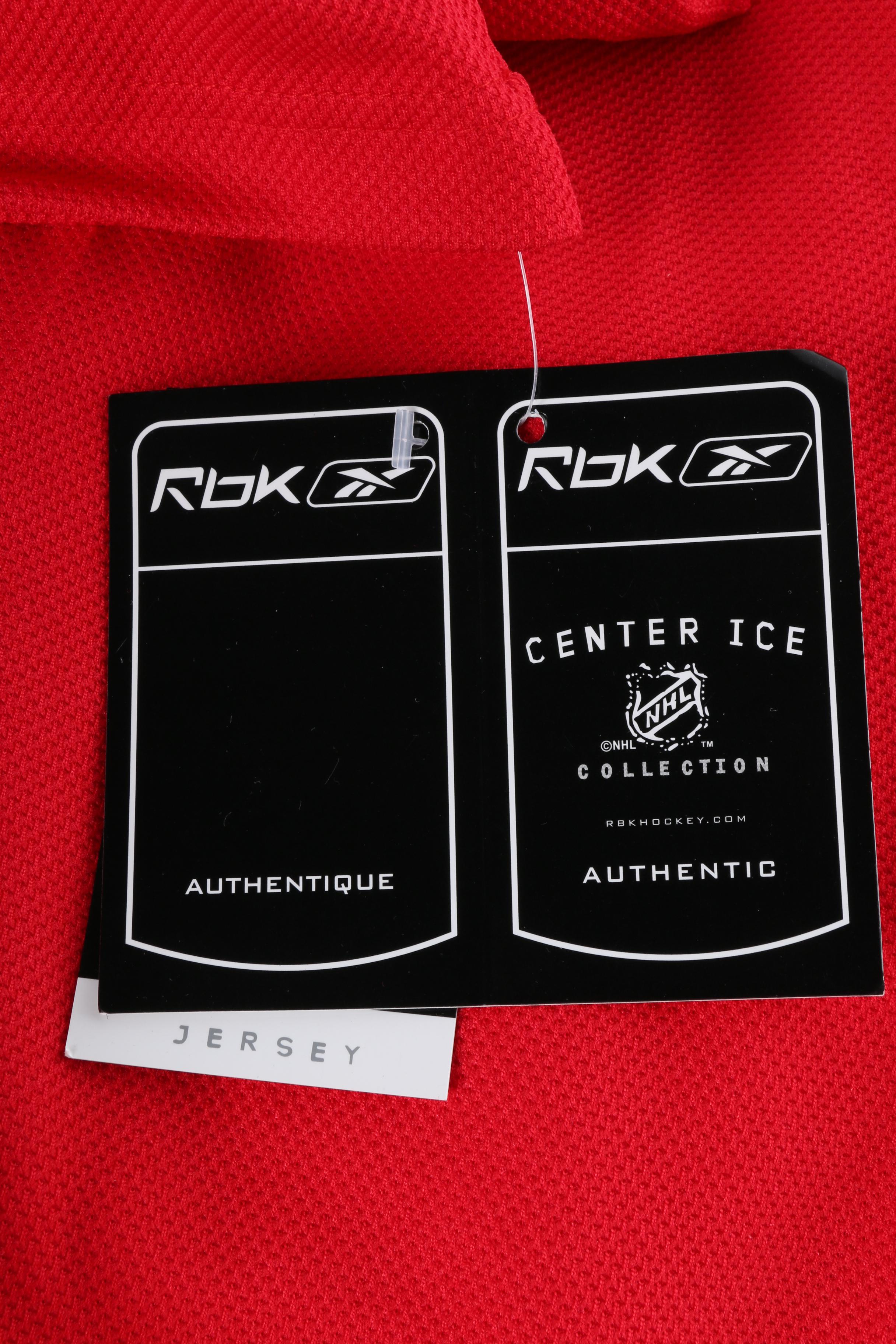 Signed Bobby Hull Blackhawks Jersey and Mug