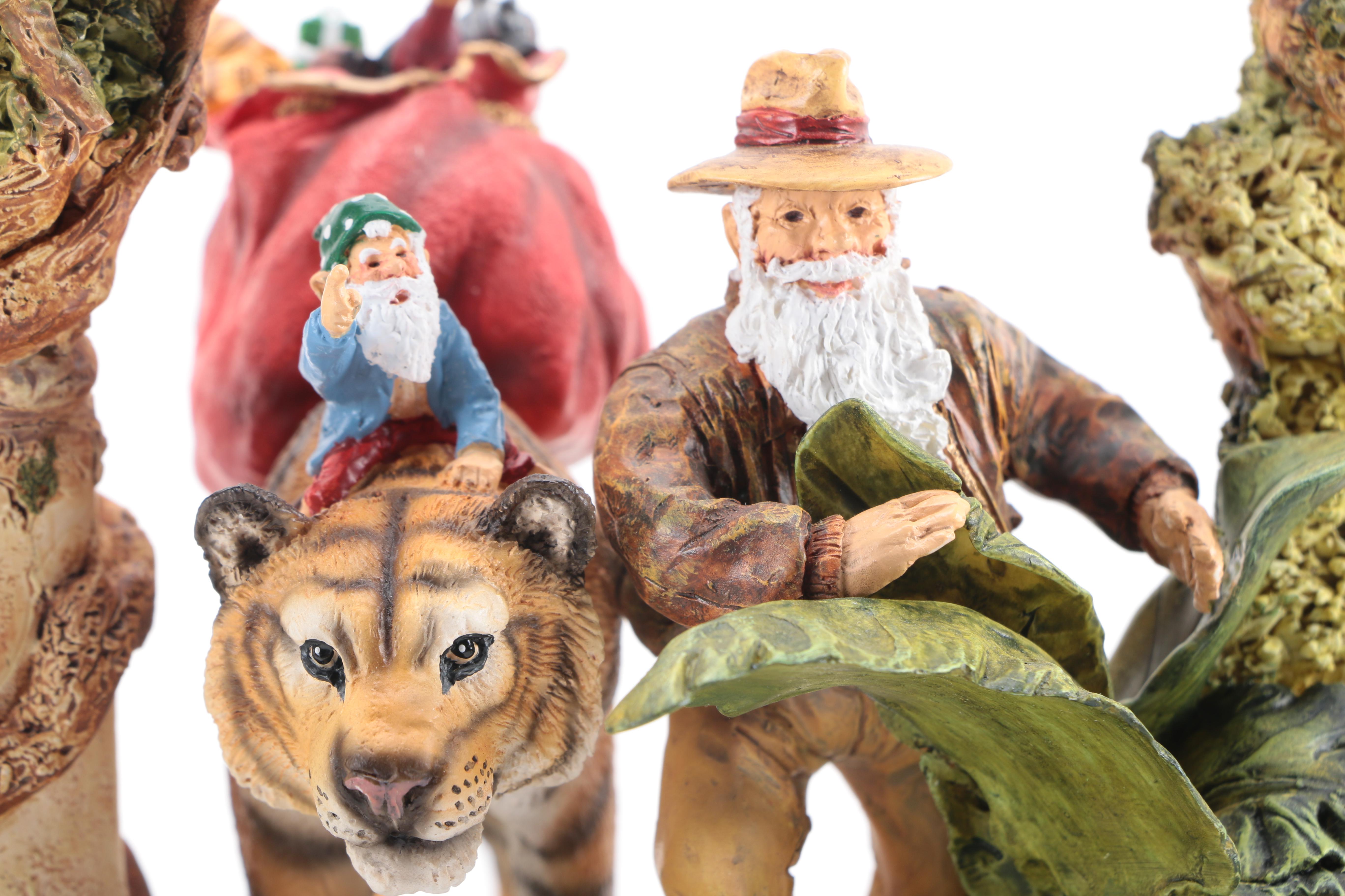 MaruriLimited Edition "Santa's World Travels" Figurines