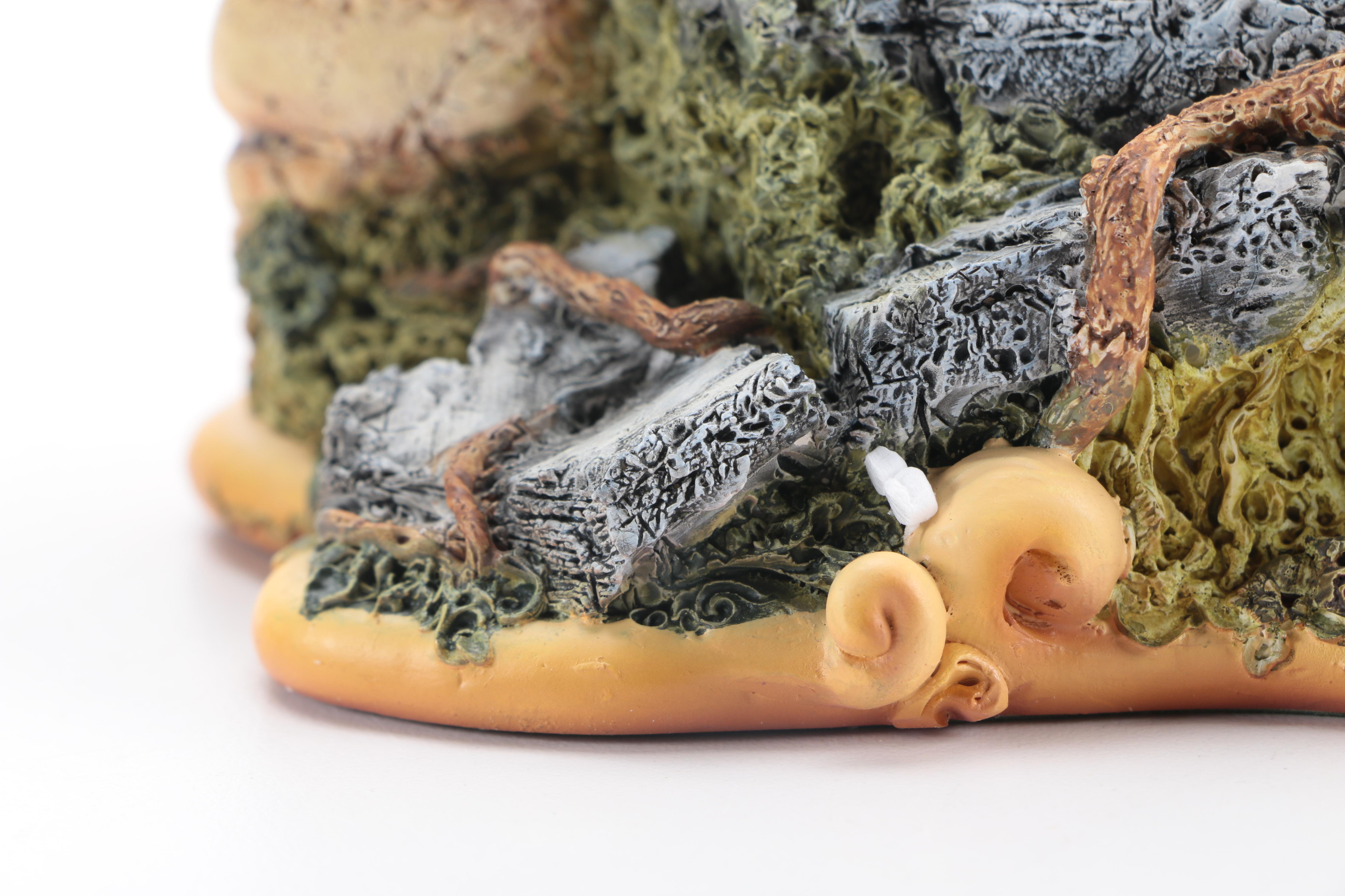 MaruriLimited Edition "Santa's World Travels" Figurines