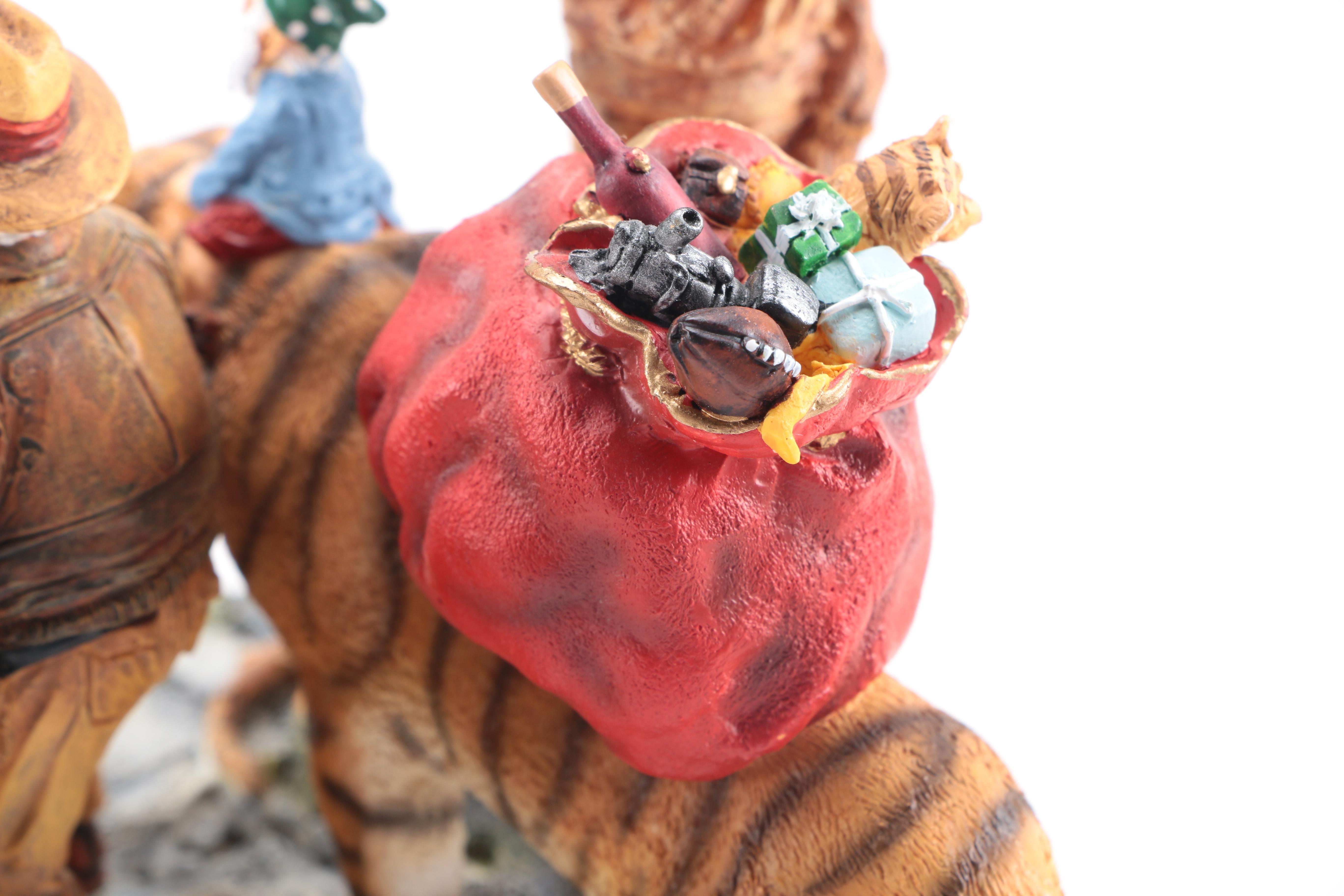 MaruriLimited Edition "Santa's World Travels" Figurines