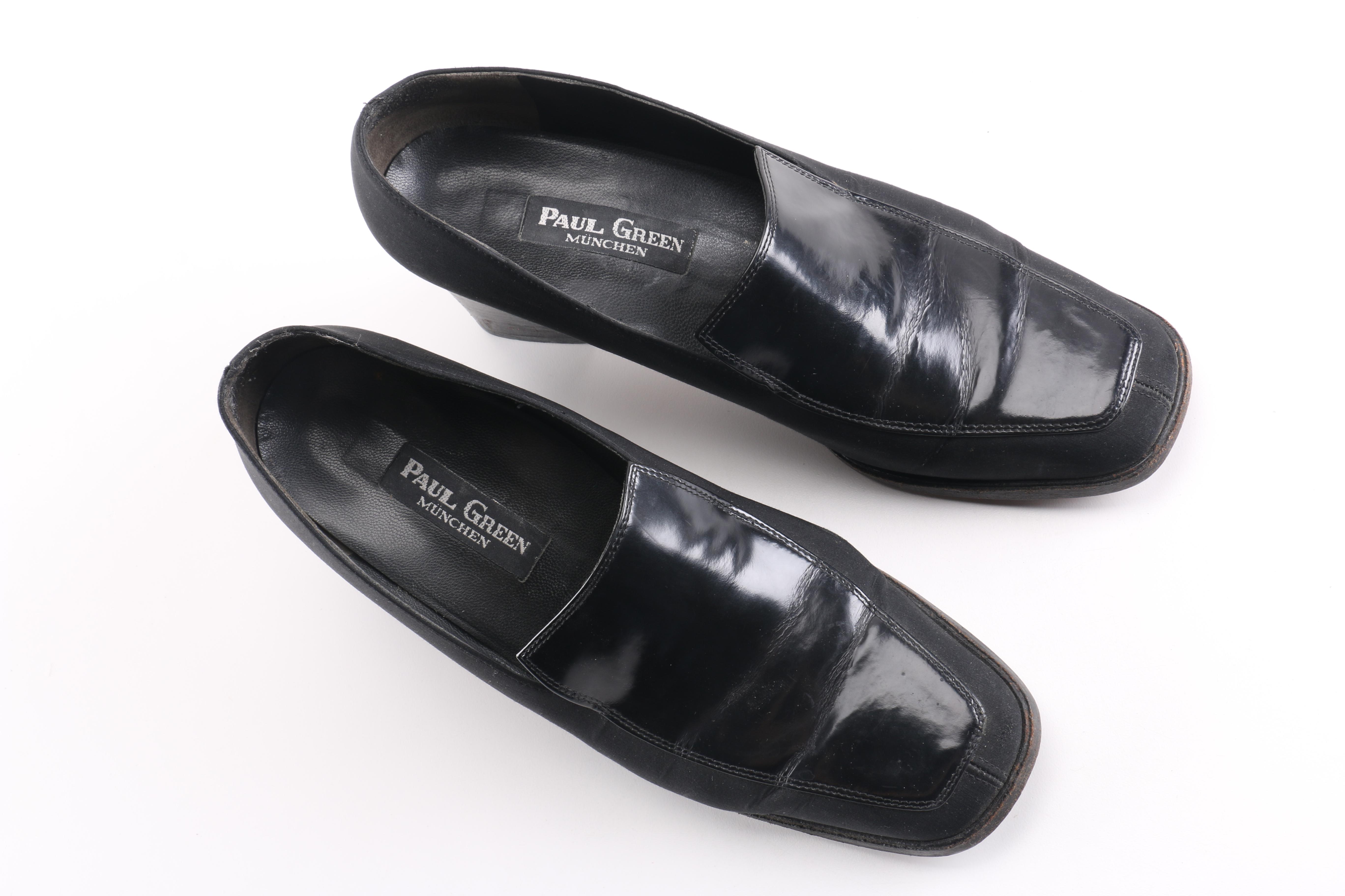 Pair of Women's Black Shoes