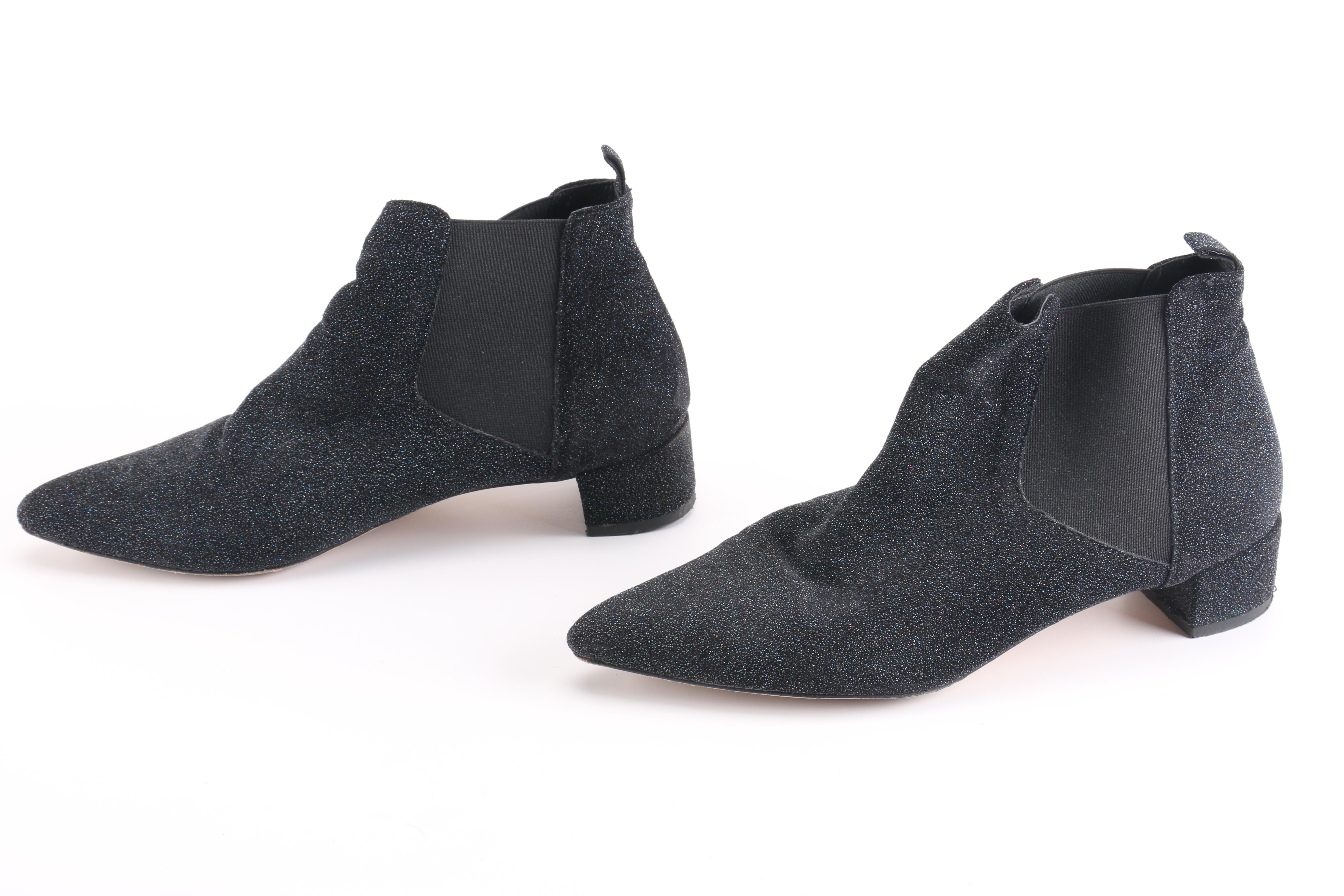 Pair of Women's Black Shoes