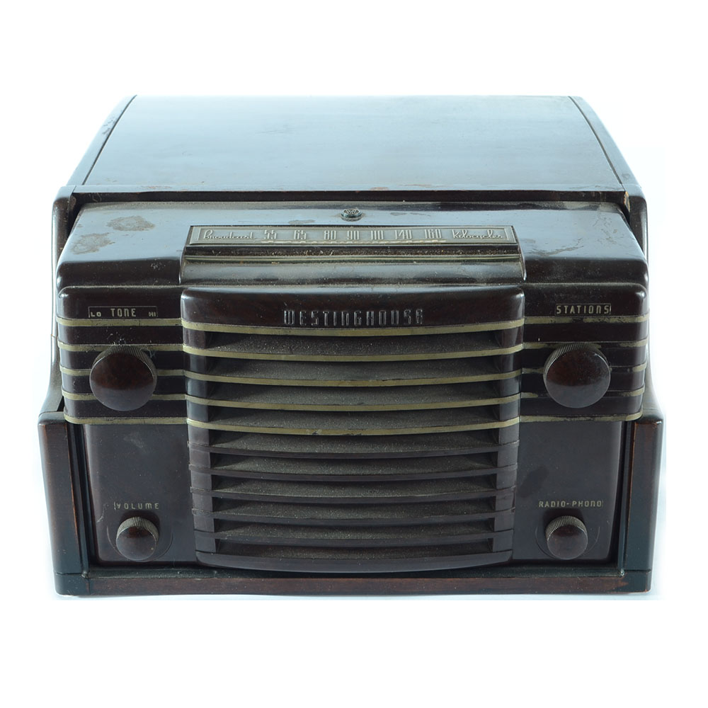 1946 Westinghouse AM H 122 Model Radio and Turntable