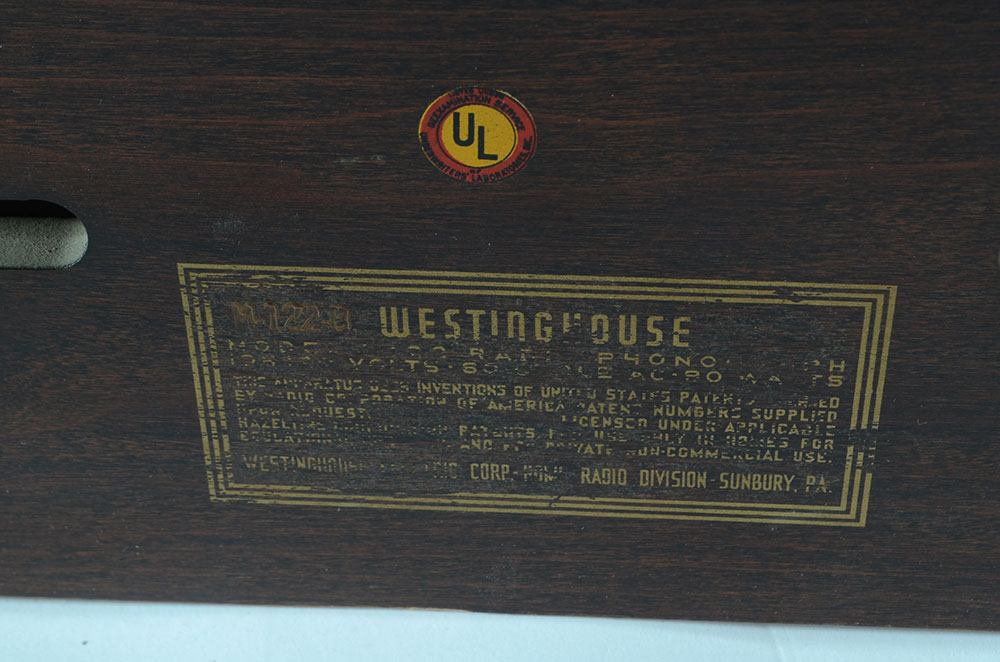 1946 Westinghouse AM H 122 Model Radio and Turntable