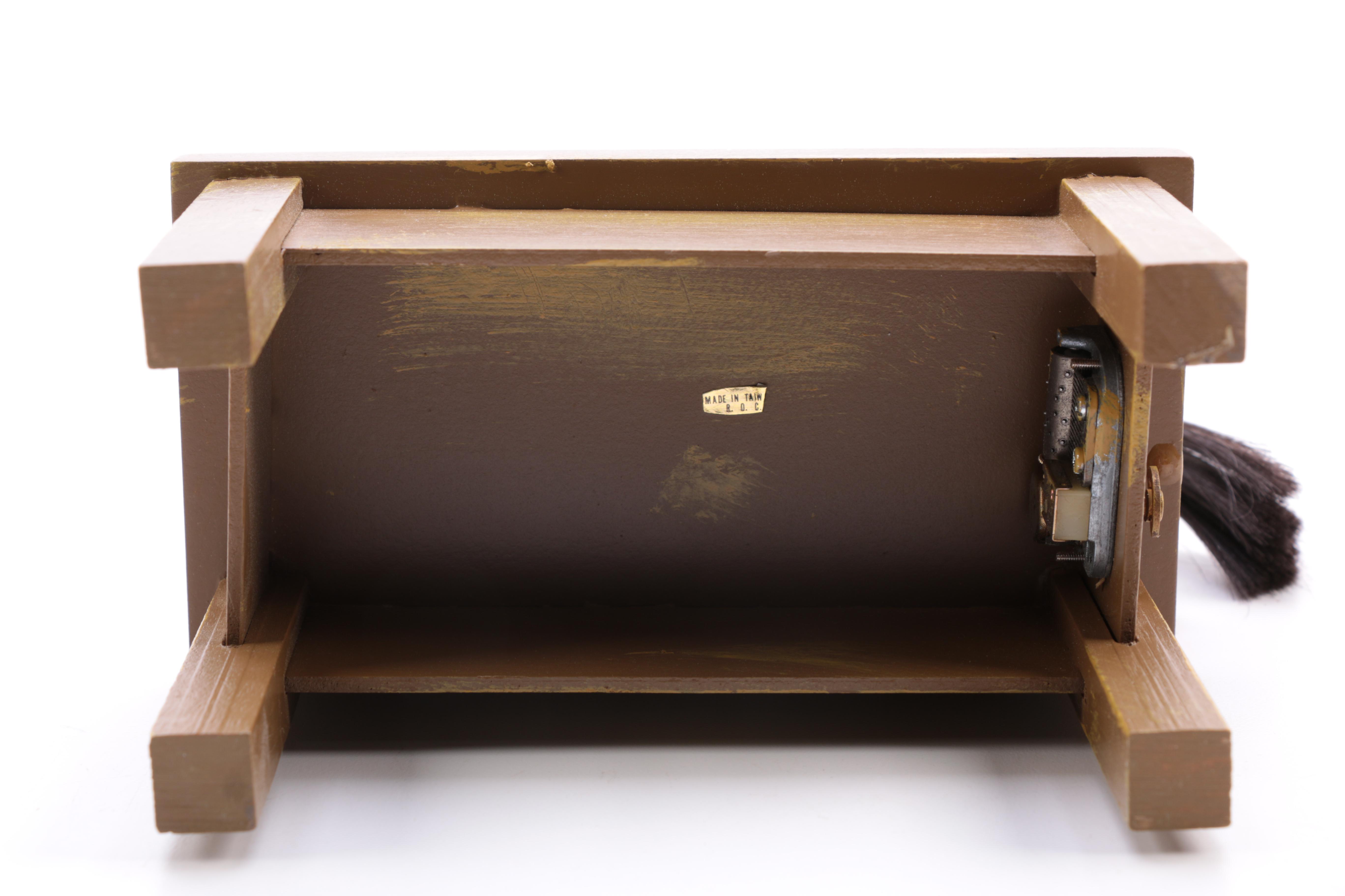 Possible Dreams Clothtique Santa Claus Figurines